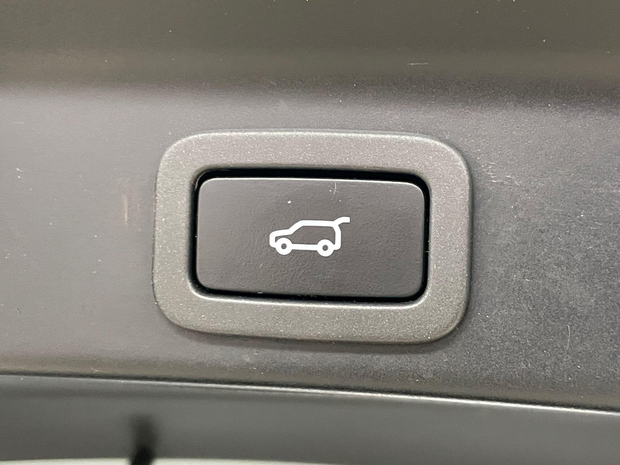 Jaguar F-Pace - Image 18