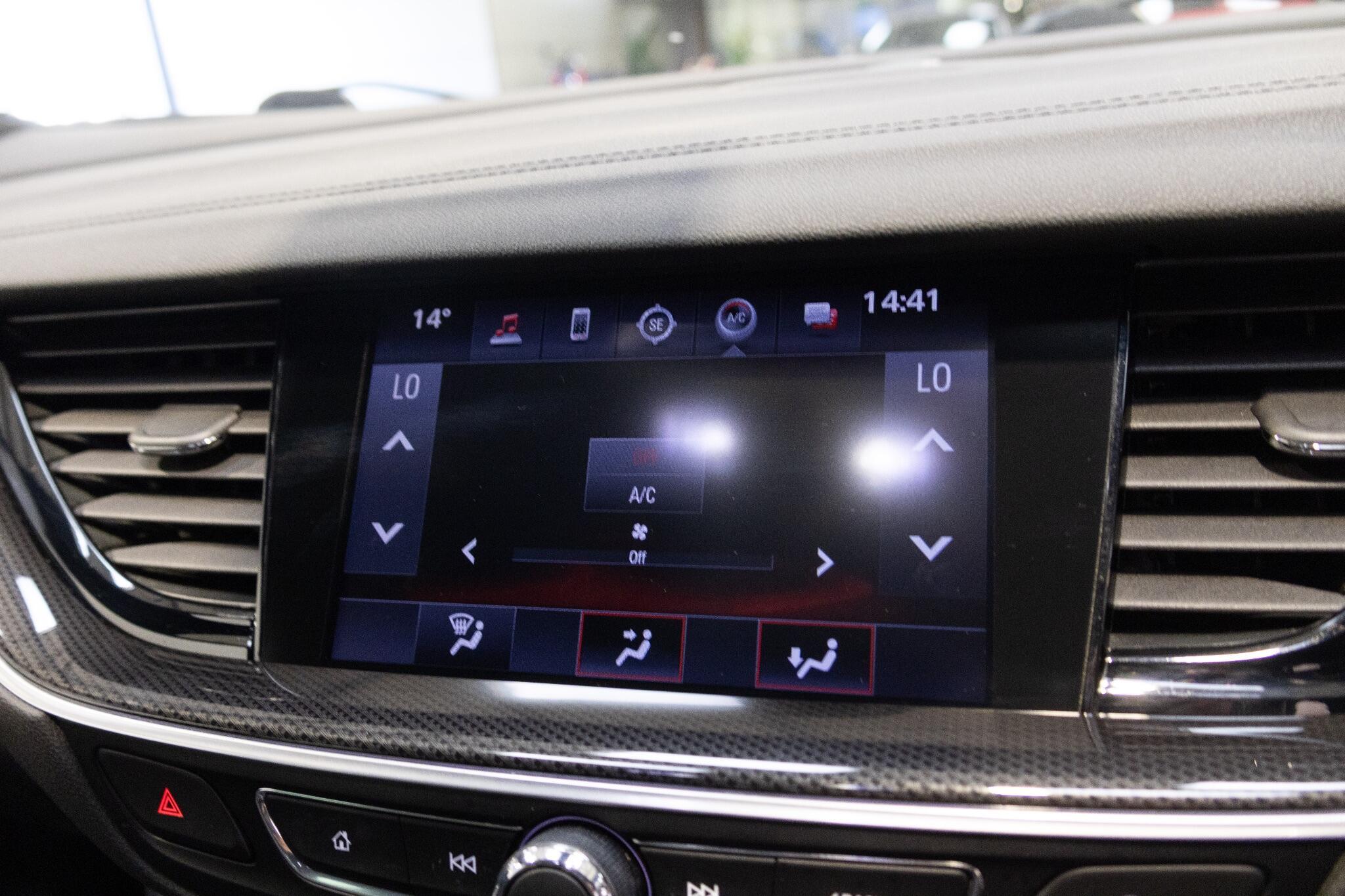 Vauxhall Insignia - Image 13