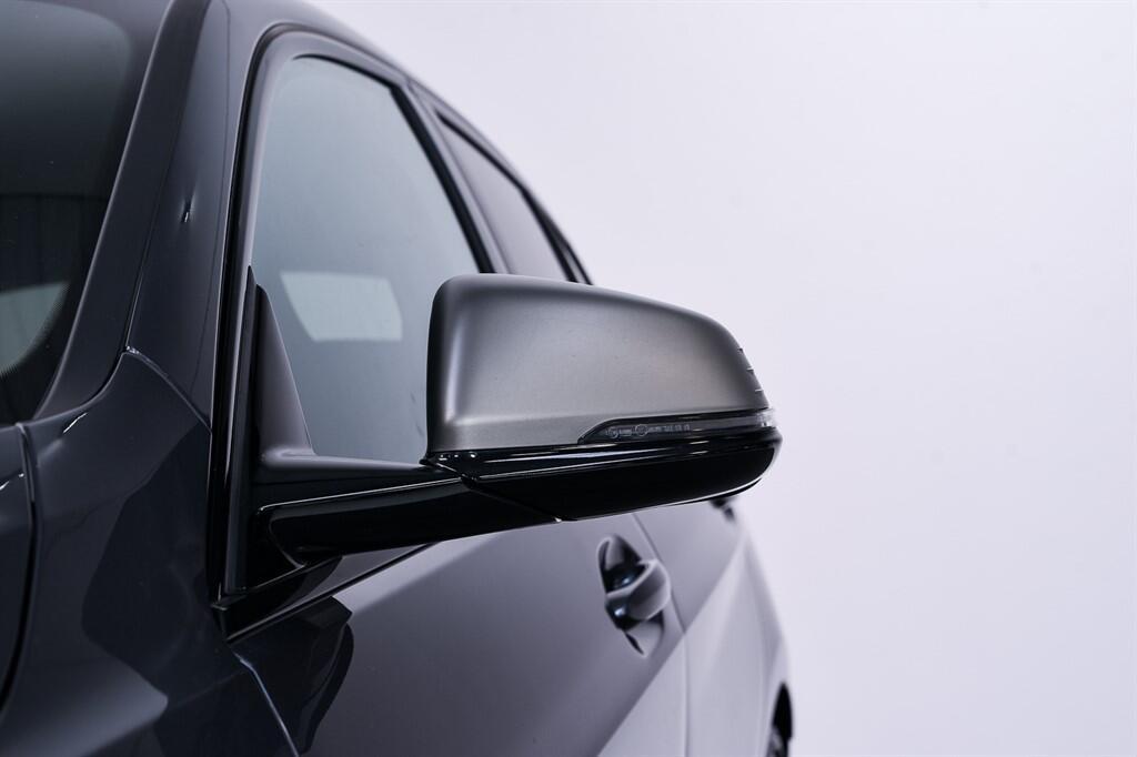 BMW 1 Series - Image 10