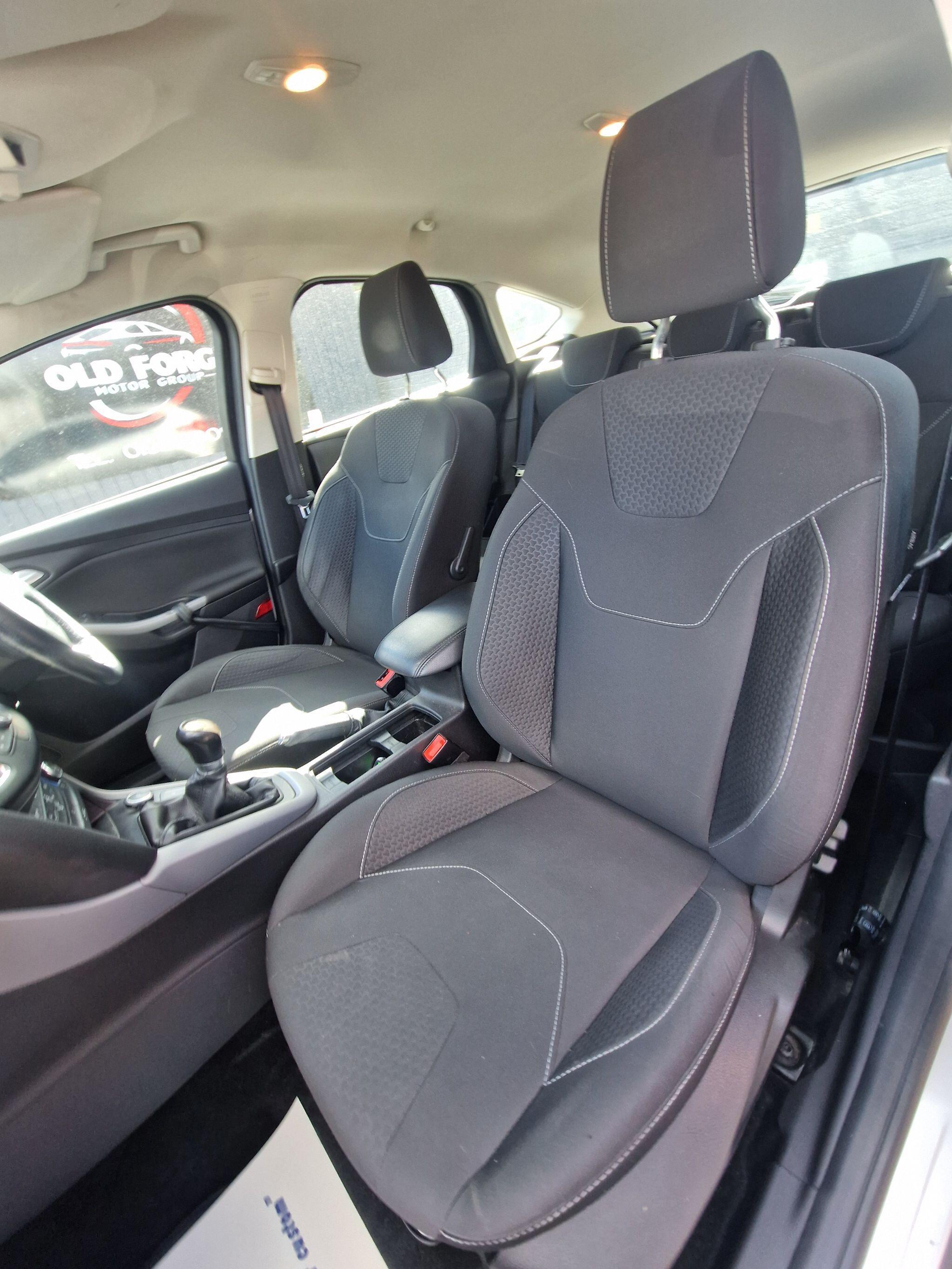 Ford Focus - Image 31