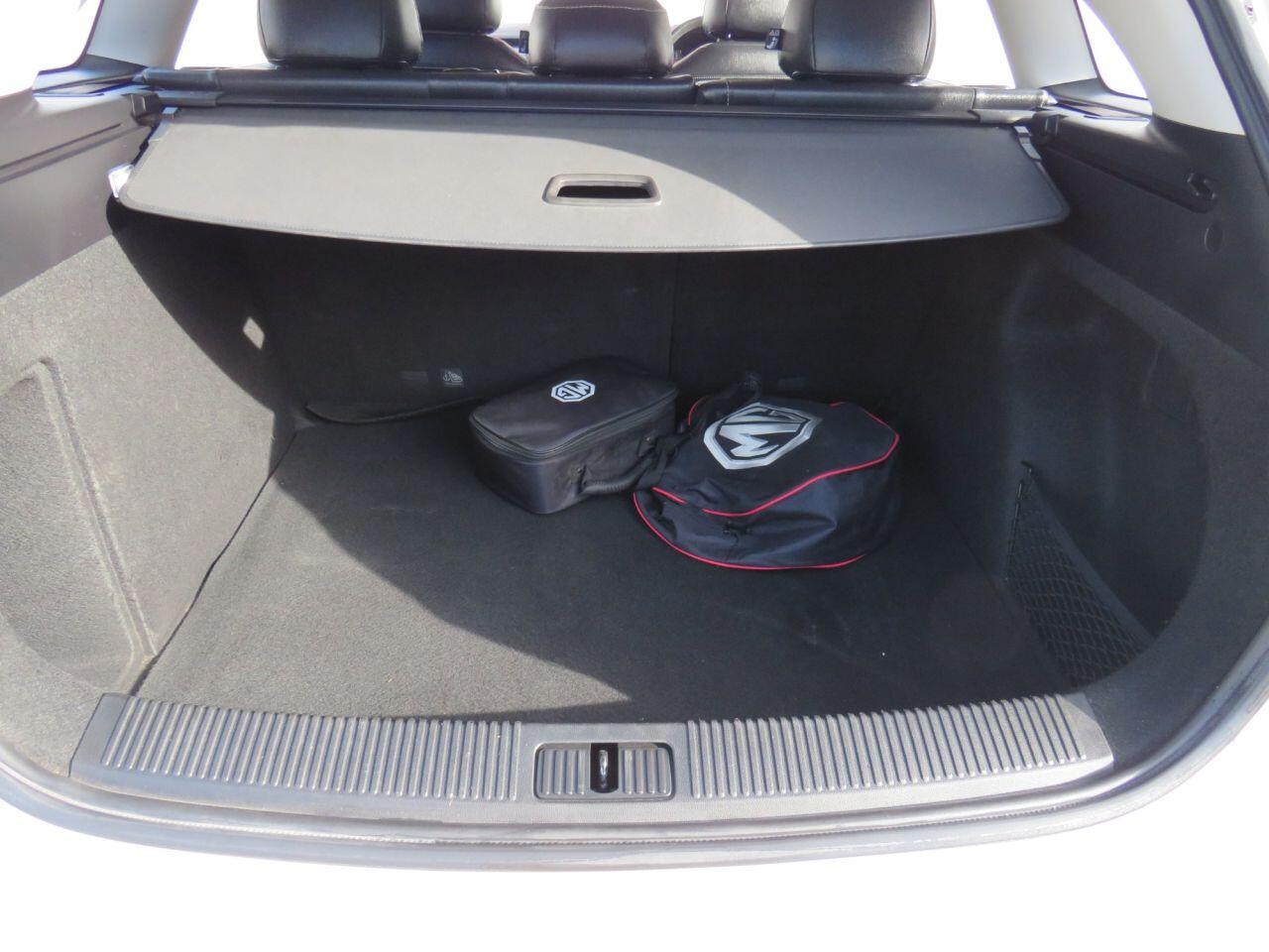 MG MG5 - Image 11