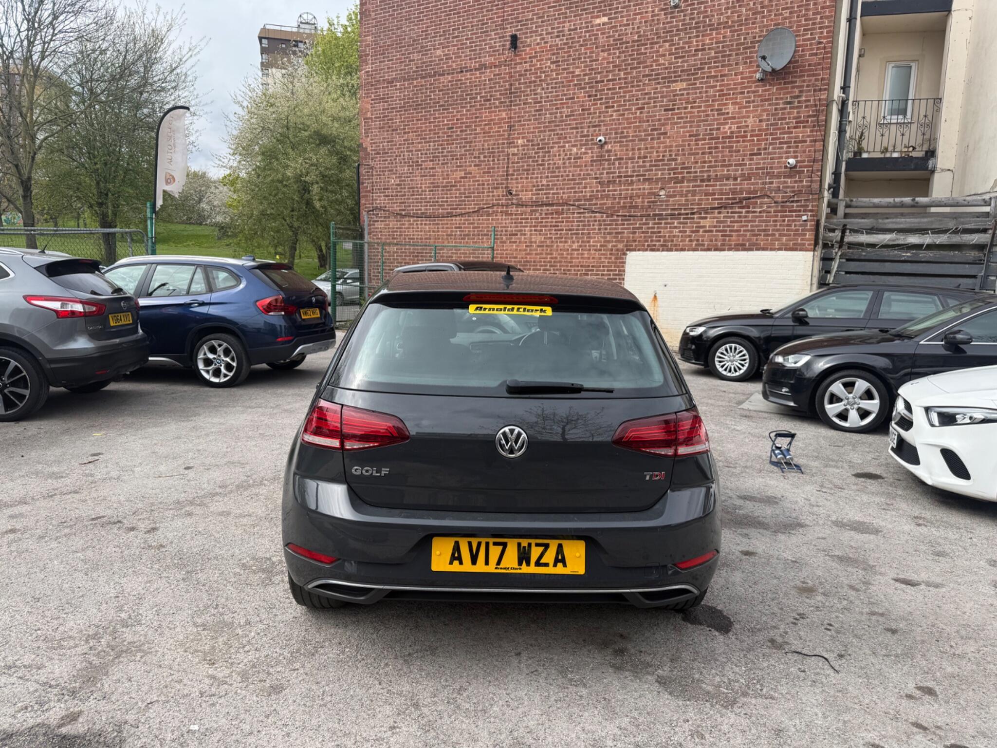 Volkswagen Golf - Image 6