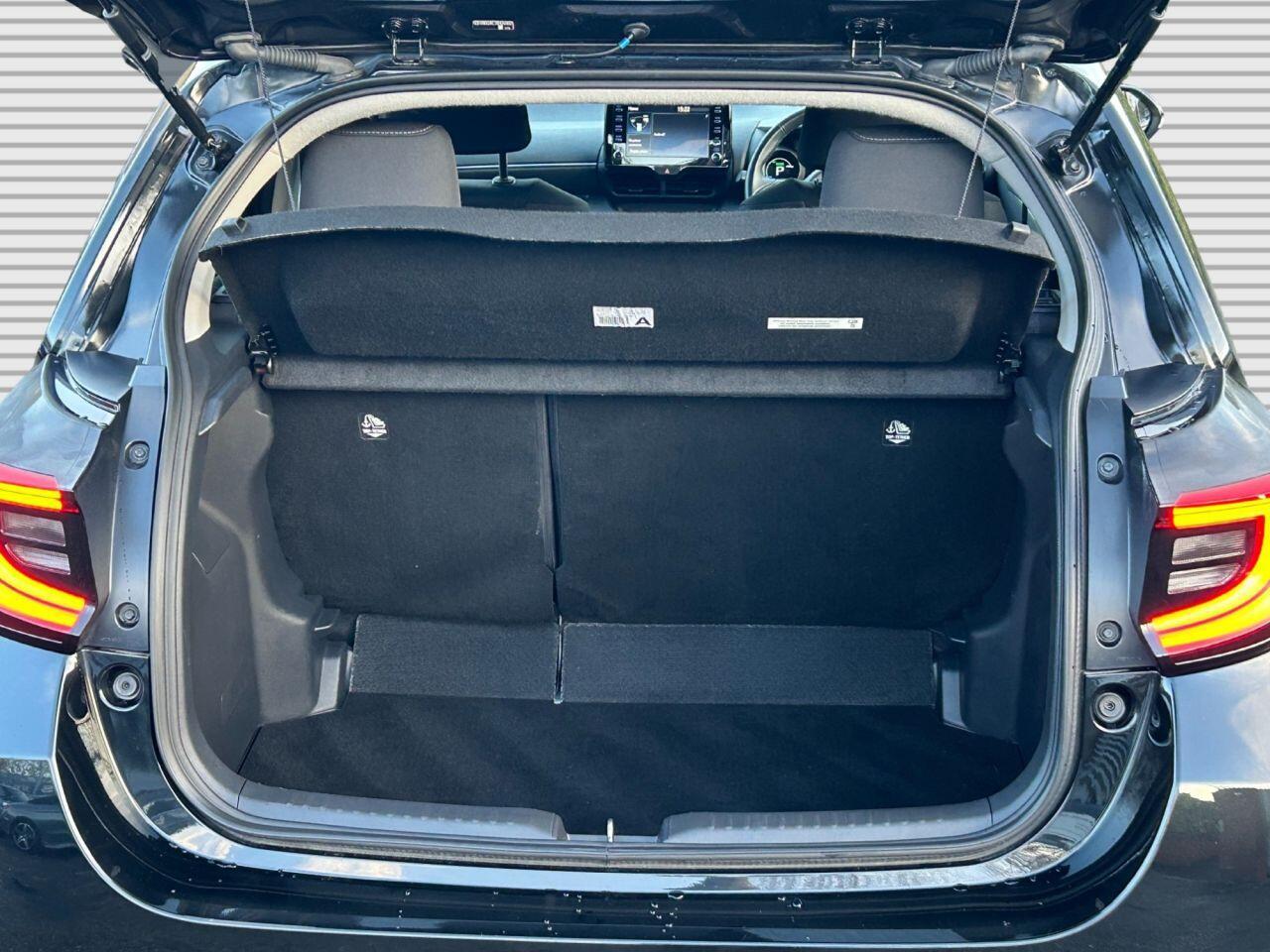 Toyota Yaris - Image 23