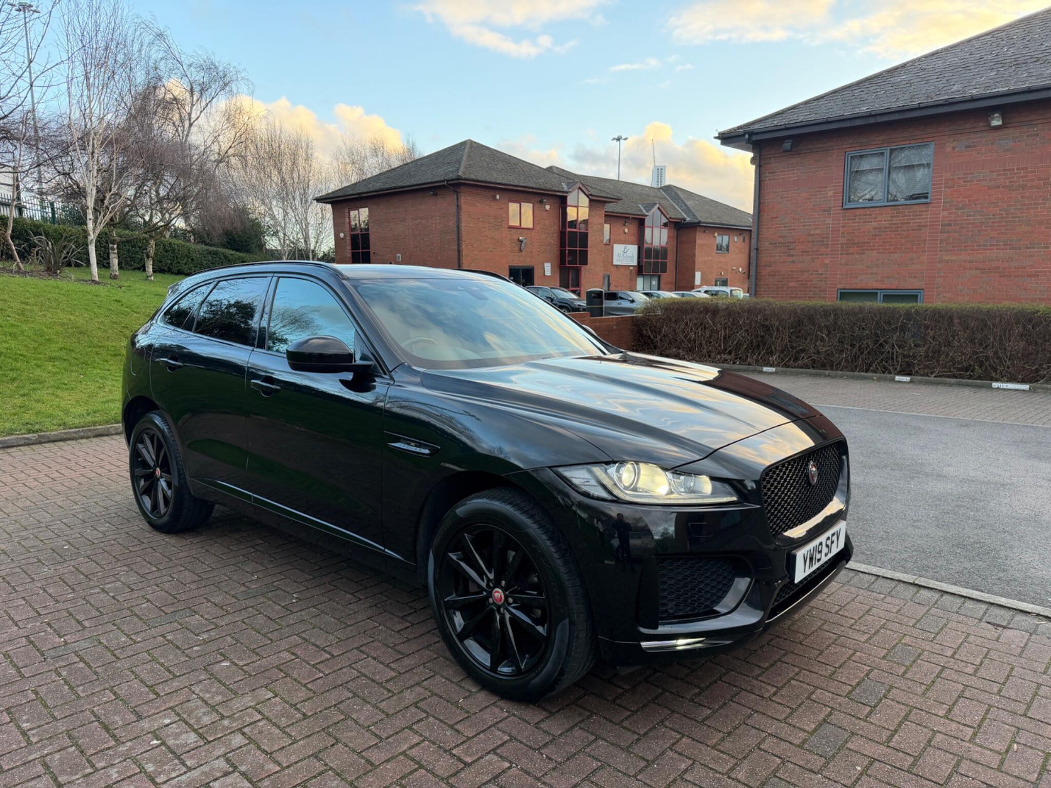 Jaguar F-Pace - Image 3