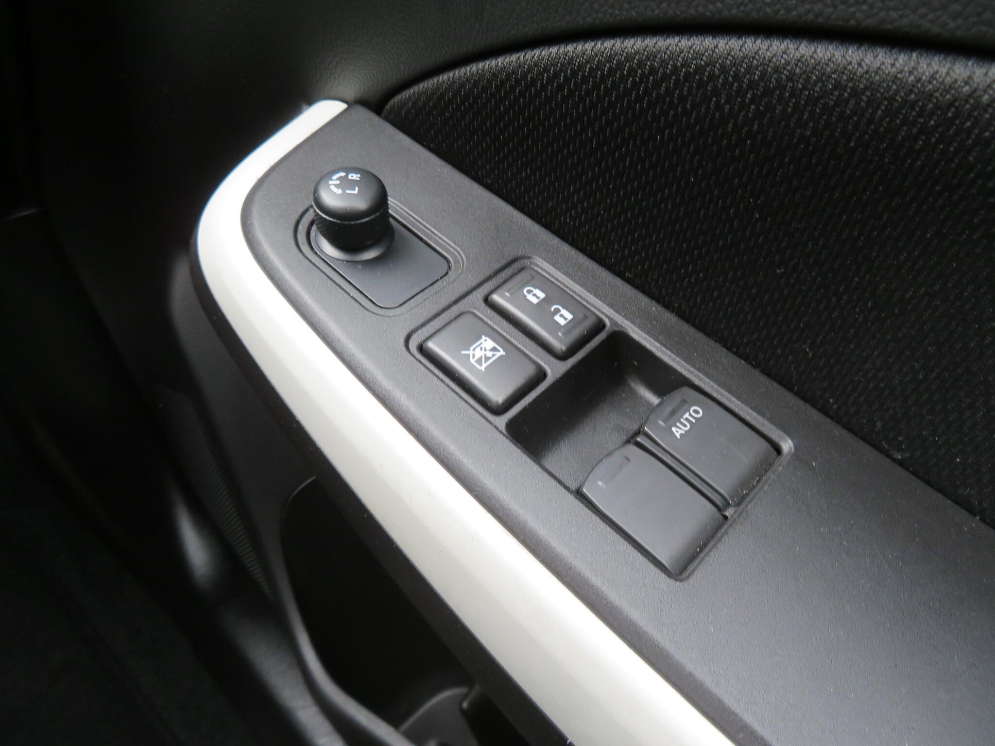 Suzuki Swift - Image 13