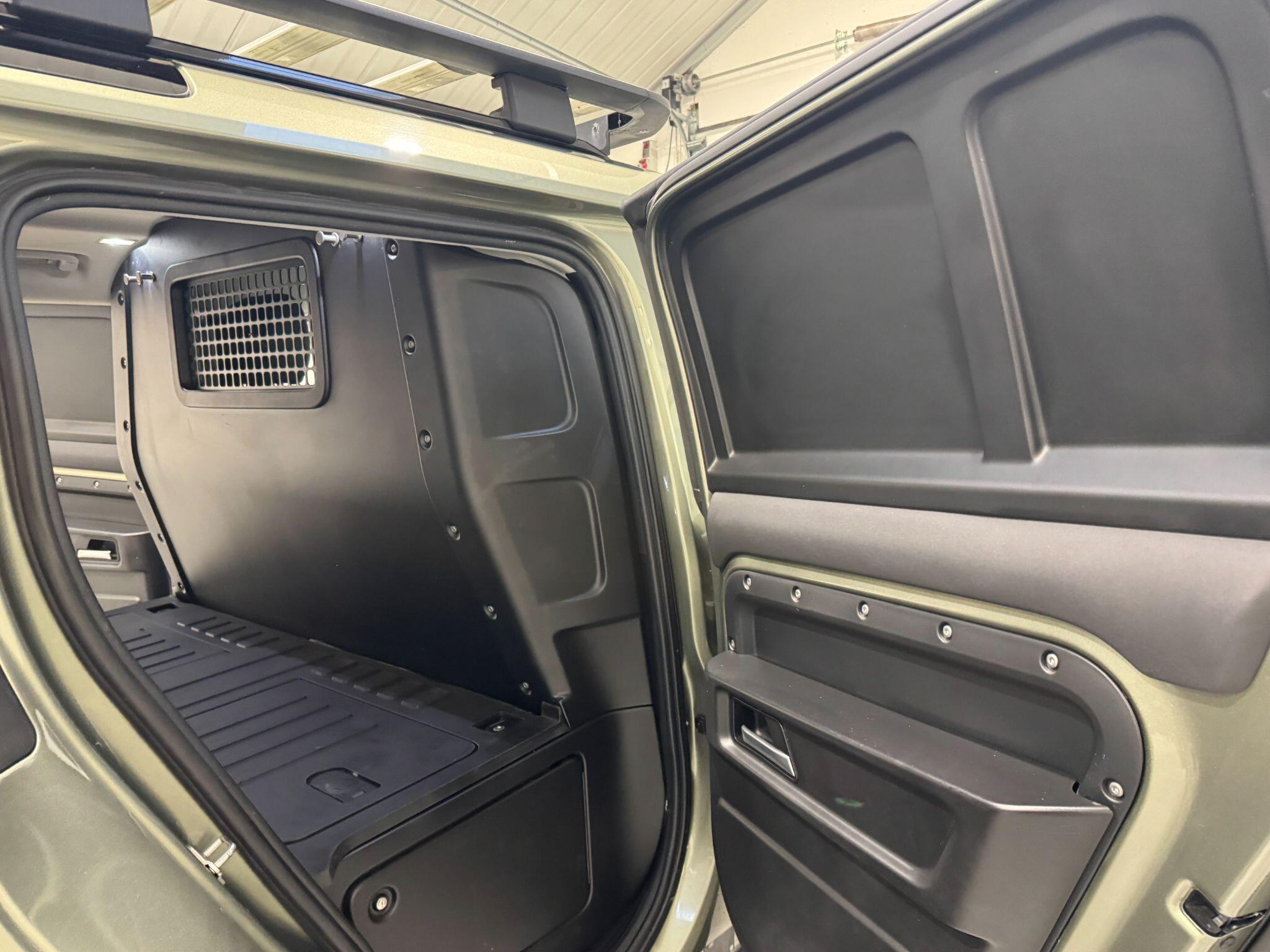 Land Rover Defender 110 - Image 52