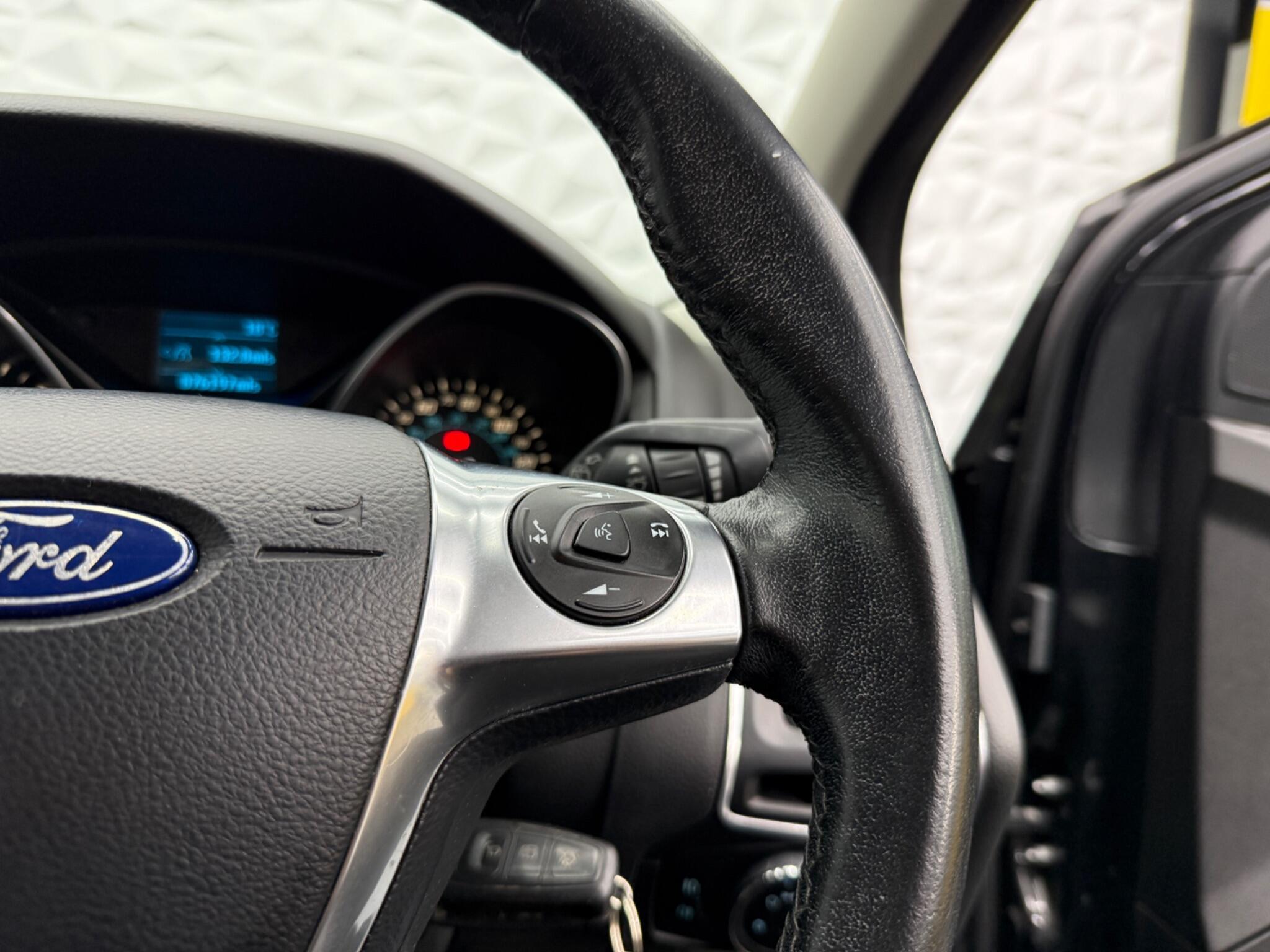 Ford Focus - Image 28