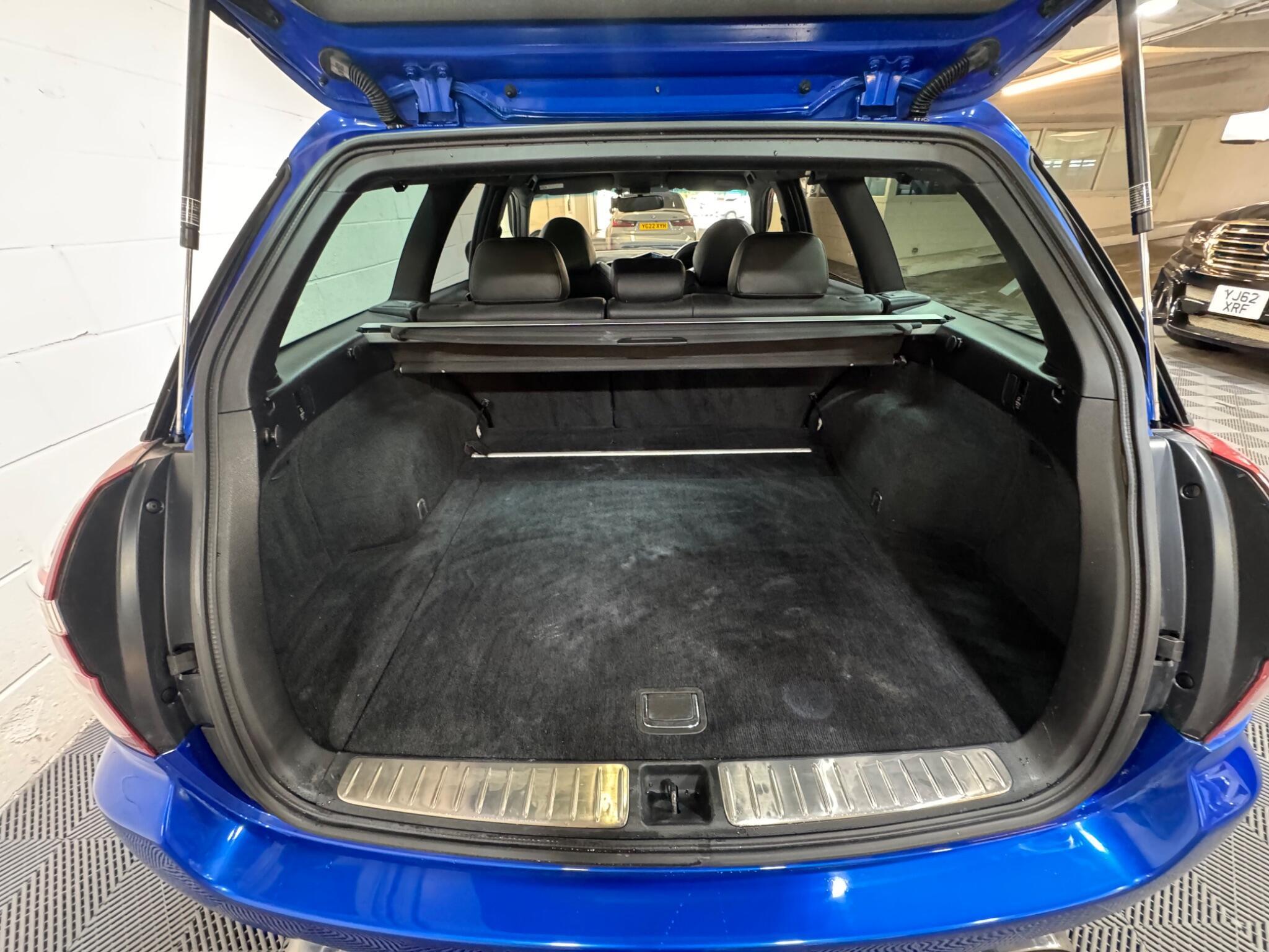 Subaru Legacy - Image 13
