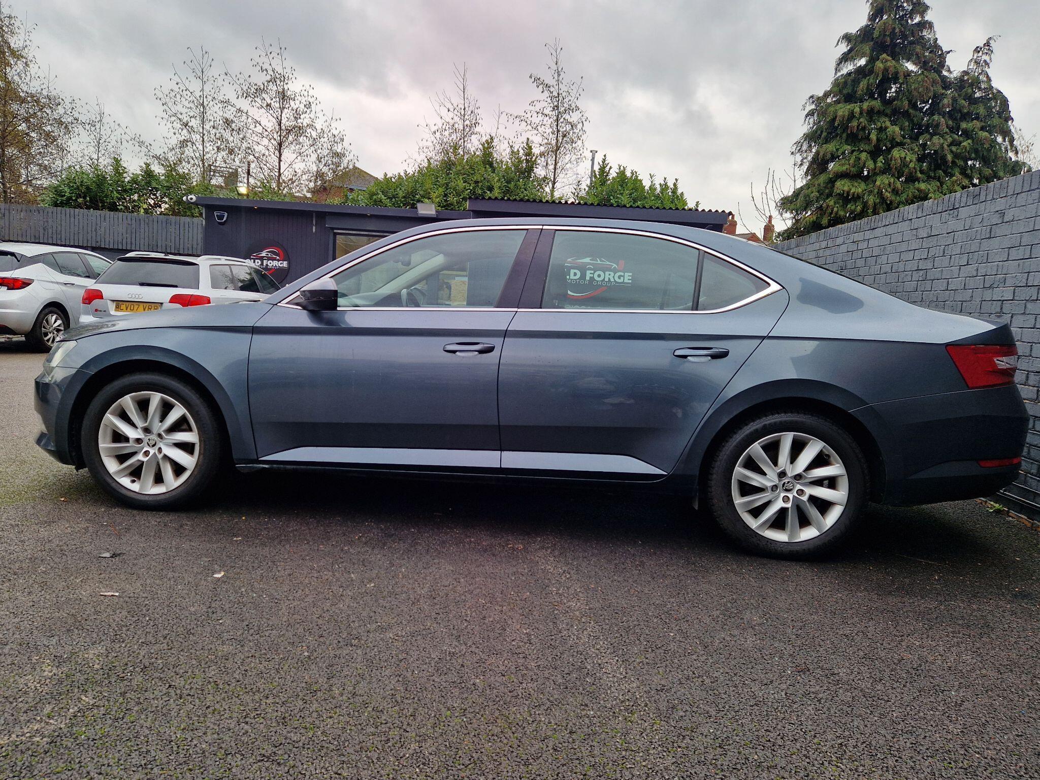 Skoda Superb - Image 6