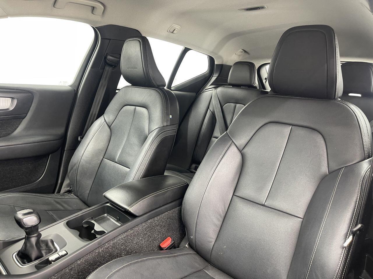 Volvo XC40 - Image 20