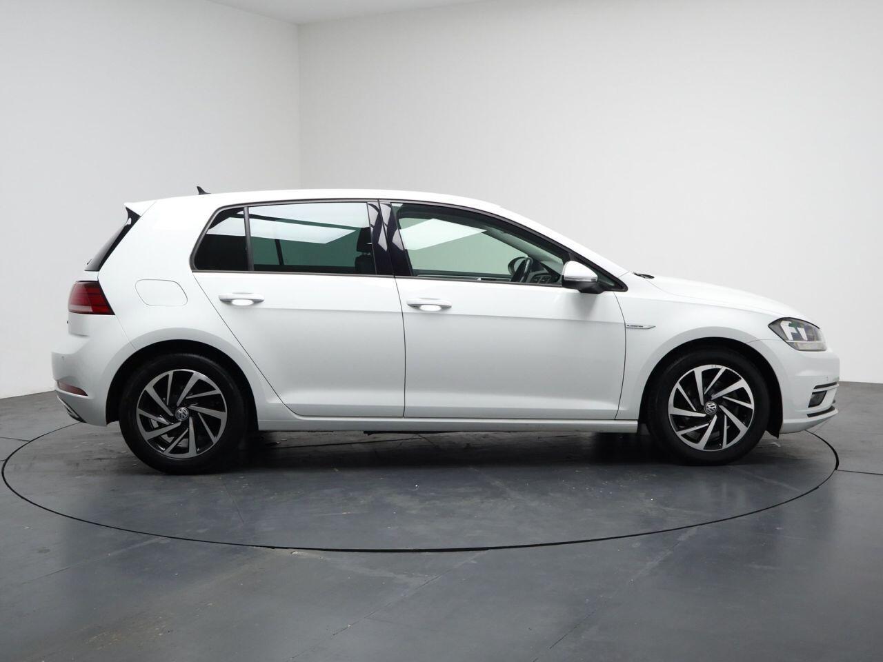 Volkswagen Golf - Image 14