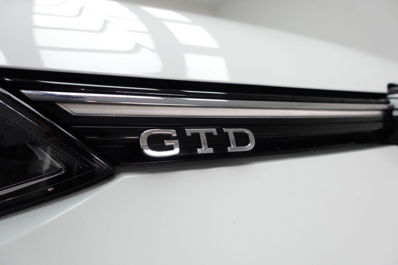 Volkswagen Golf - Image 15