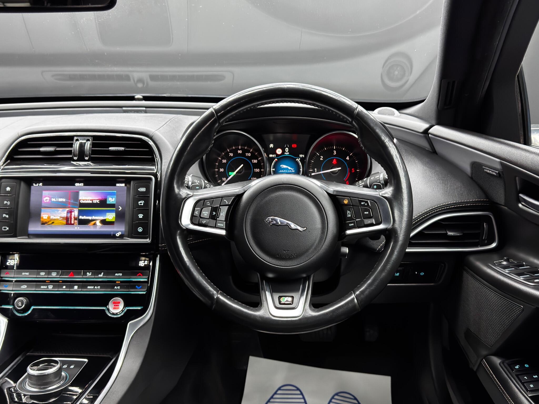 Jaguar XE - Image 18
