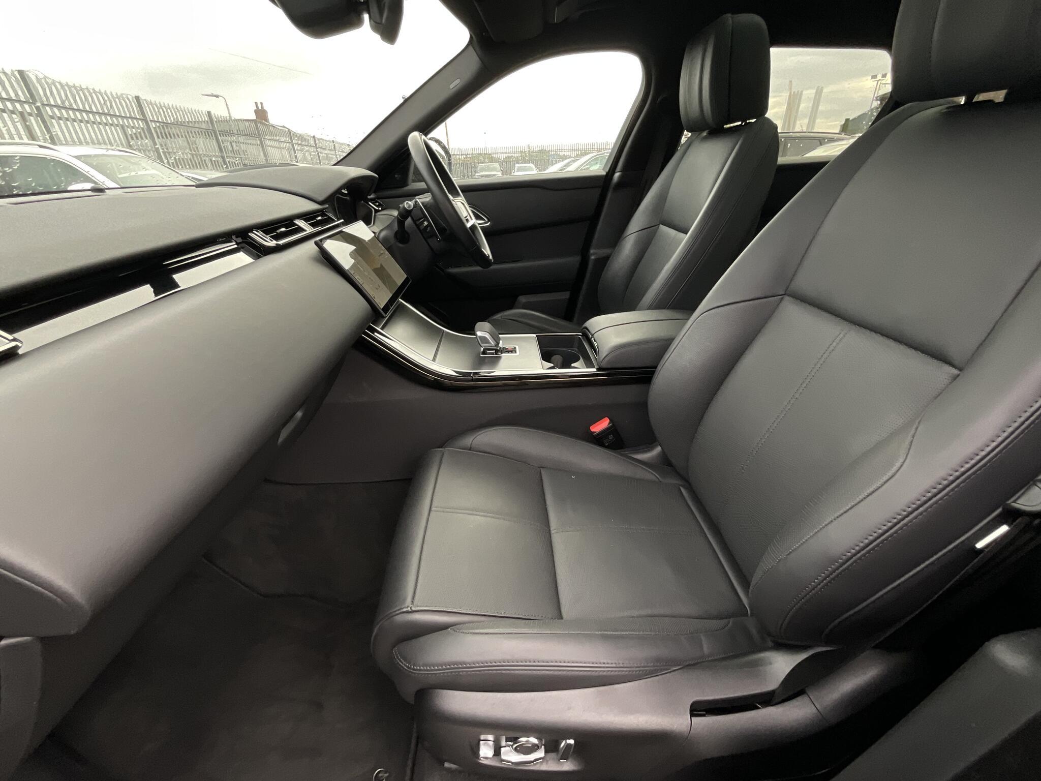 Land Rover Range Rover Velar - Image 18