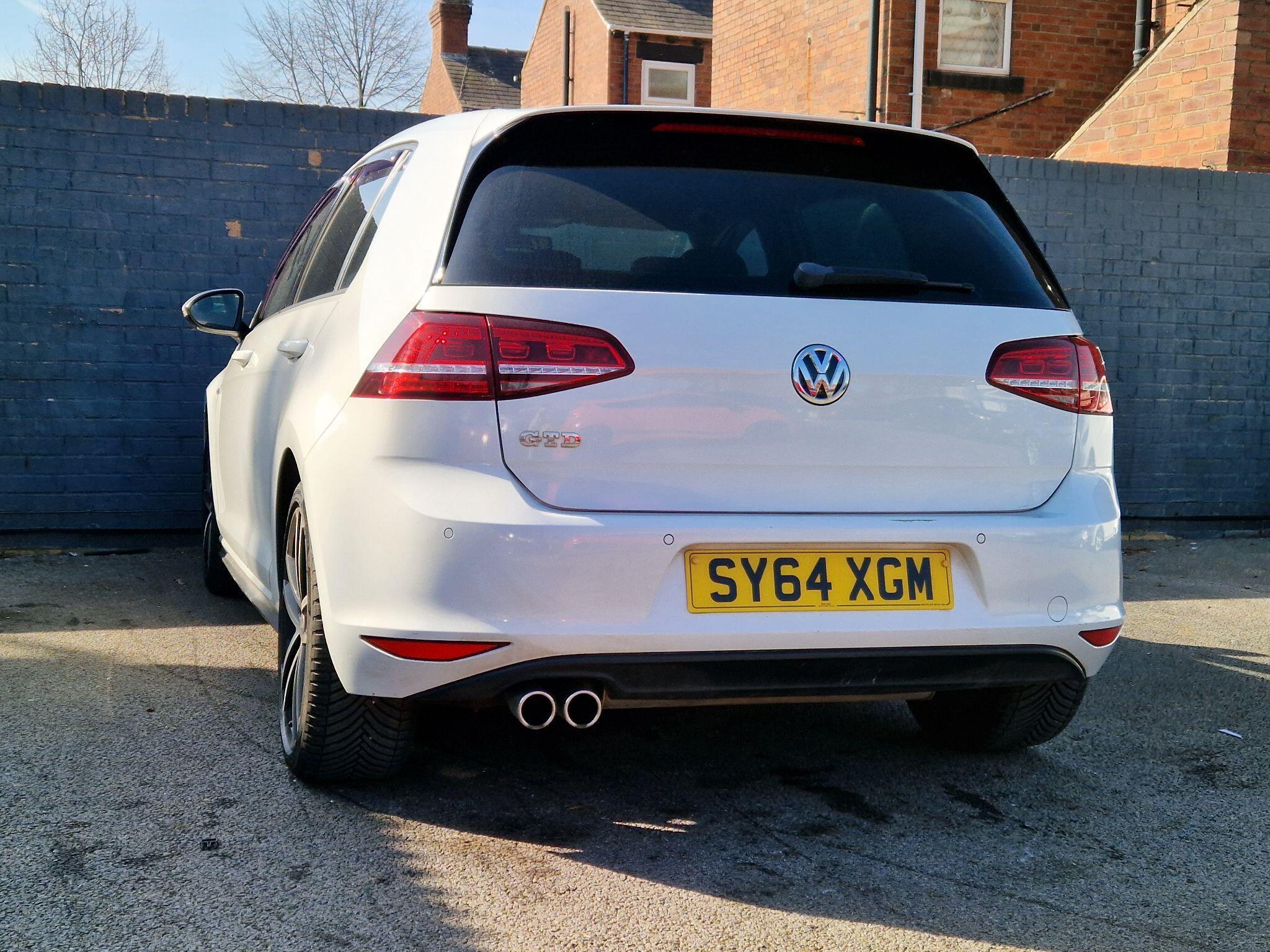 Volkswagen Golf - Image 10