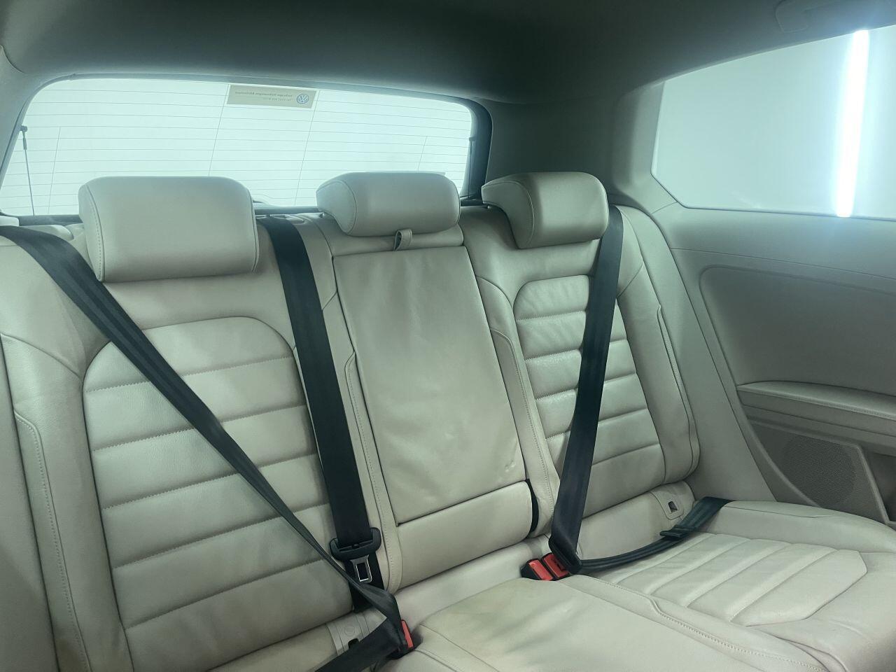 Volkswagen Golf - Image 17