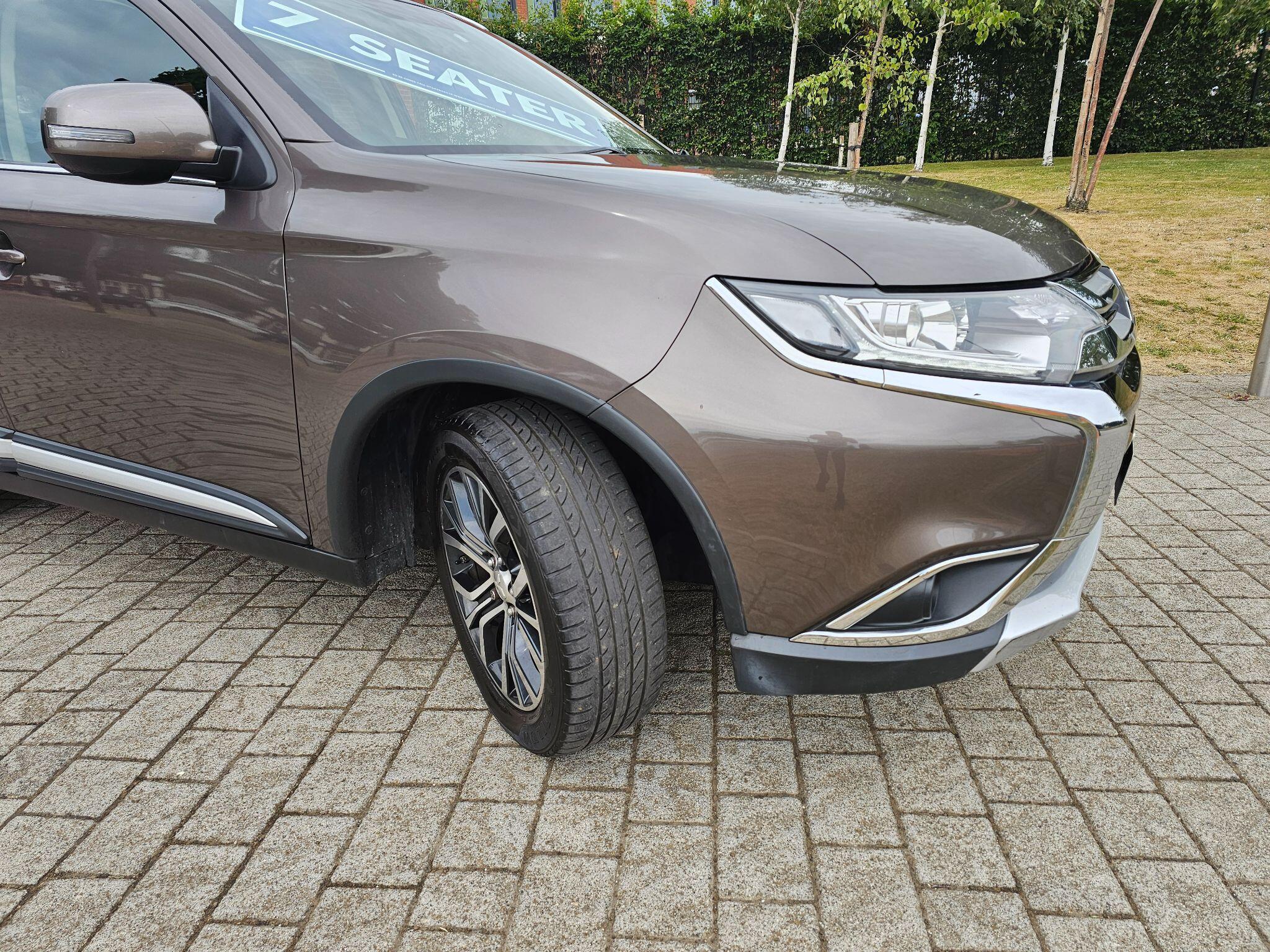 Mitsubishi Outlander - Image 14