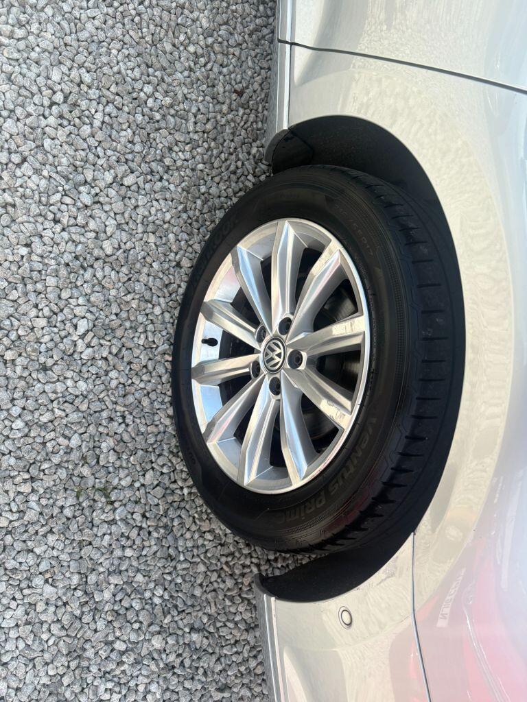 Volkswagen Passat - Image 20