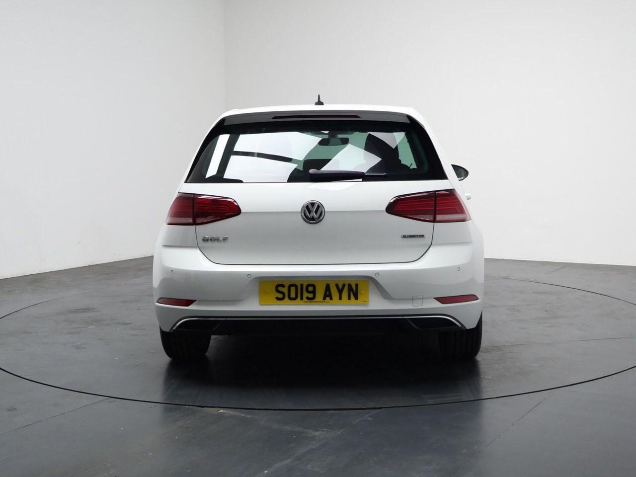 Volkswagen Golf - Image 11