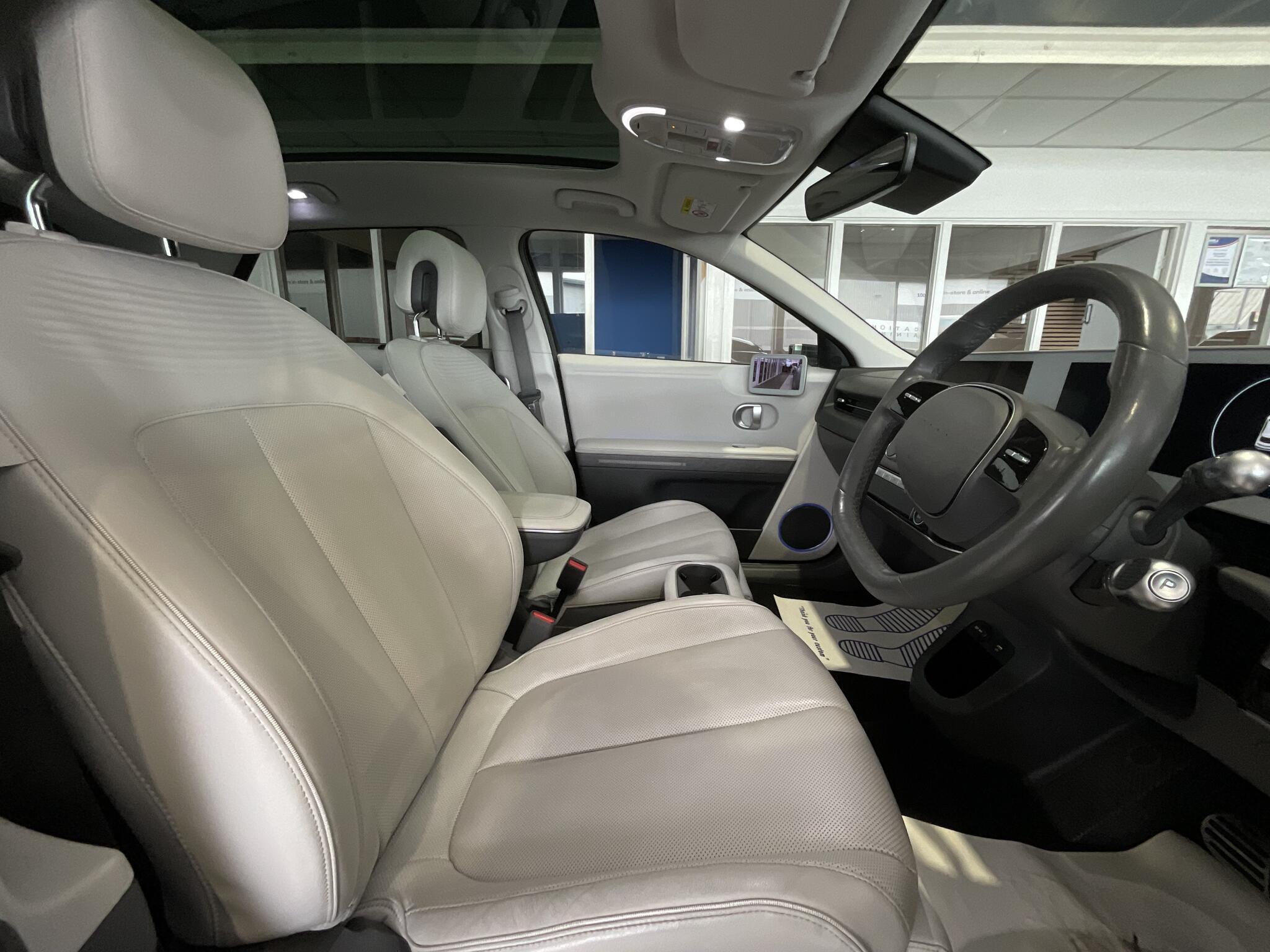Hyundai Ioniq 5 - Image 8
