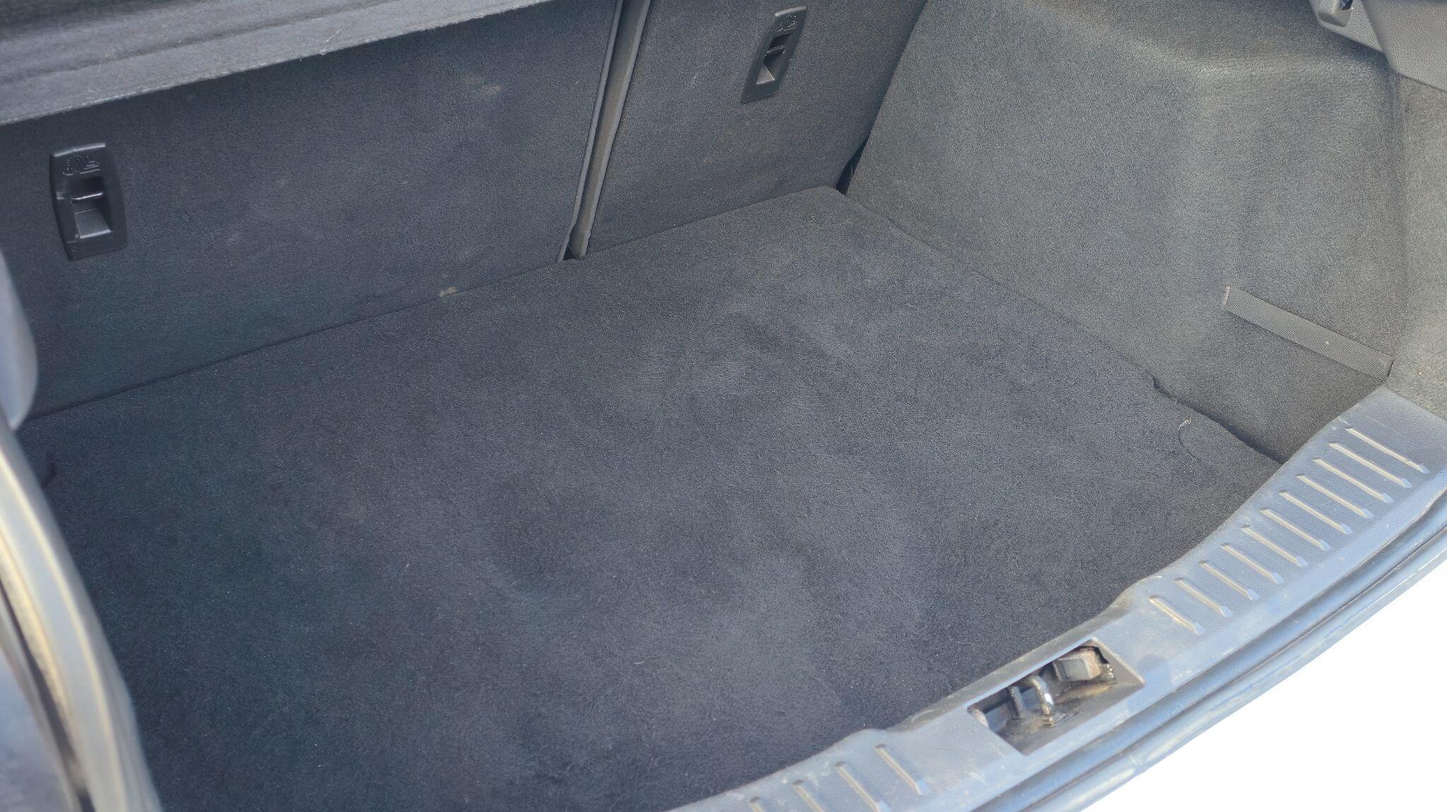 Ford Focus - Image 17