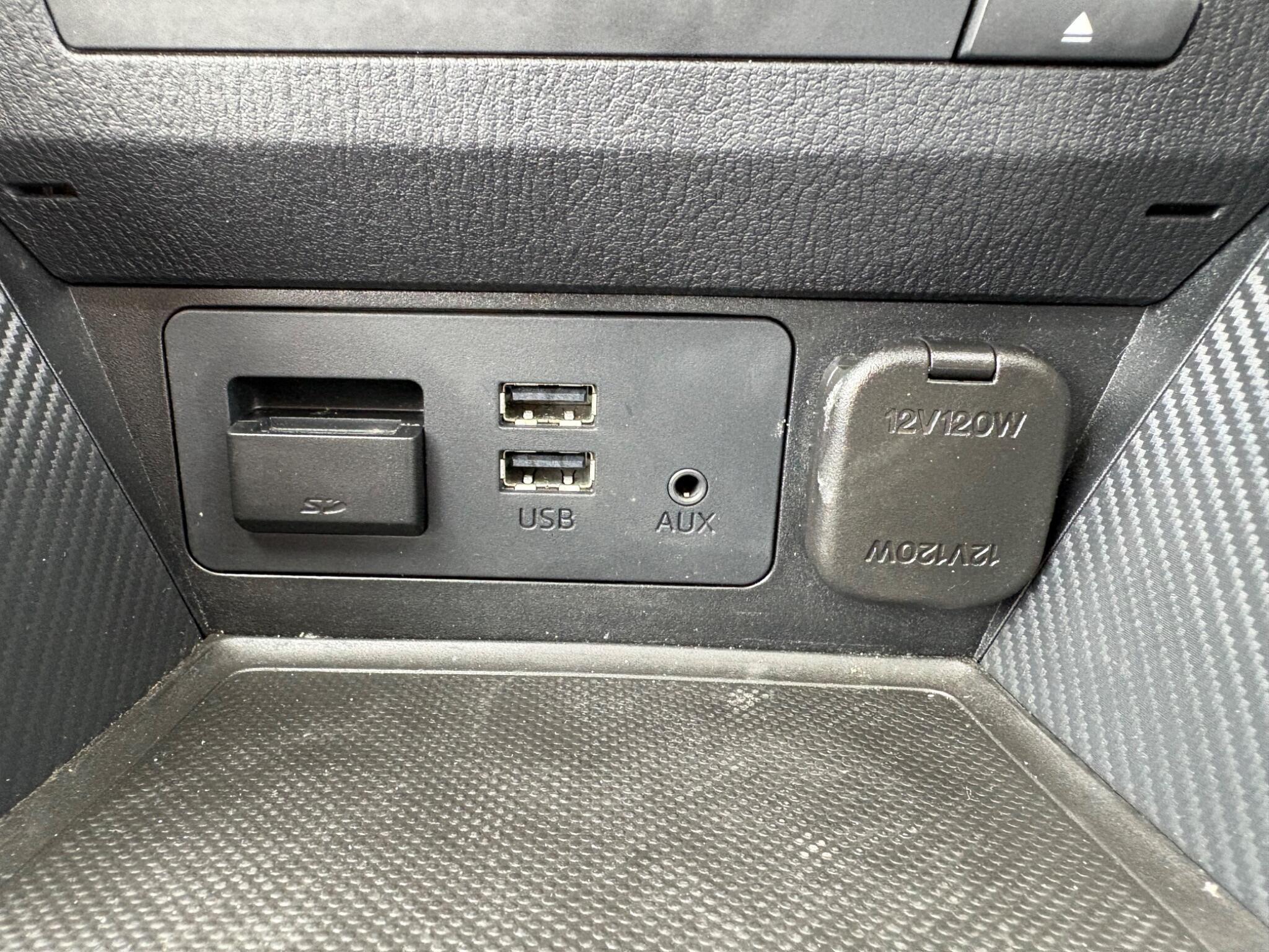 Mazda MAZDA2 - Image 31