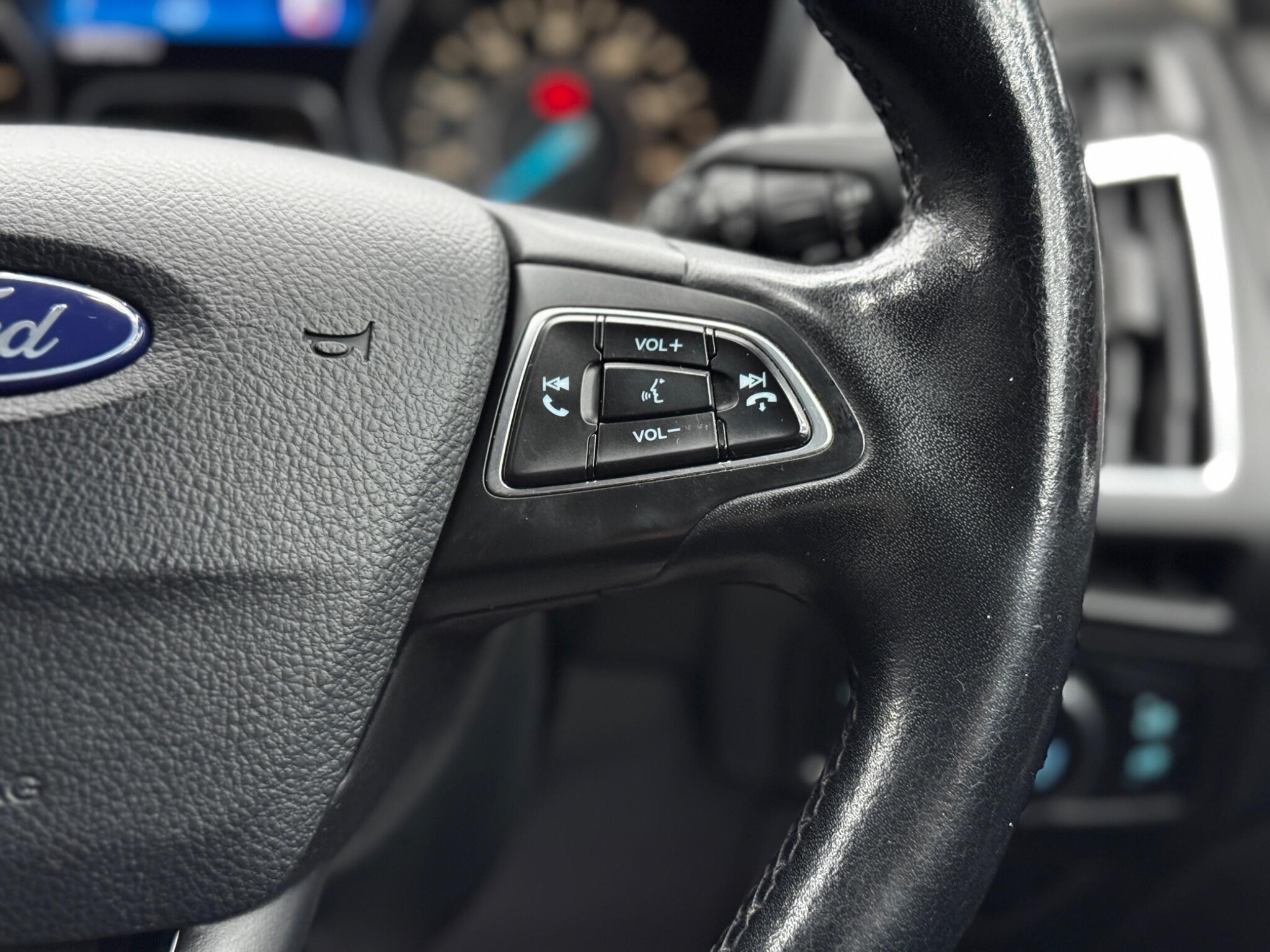 Ford Focus - Image 20