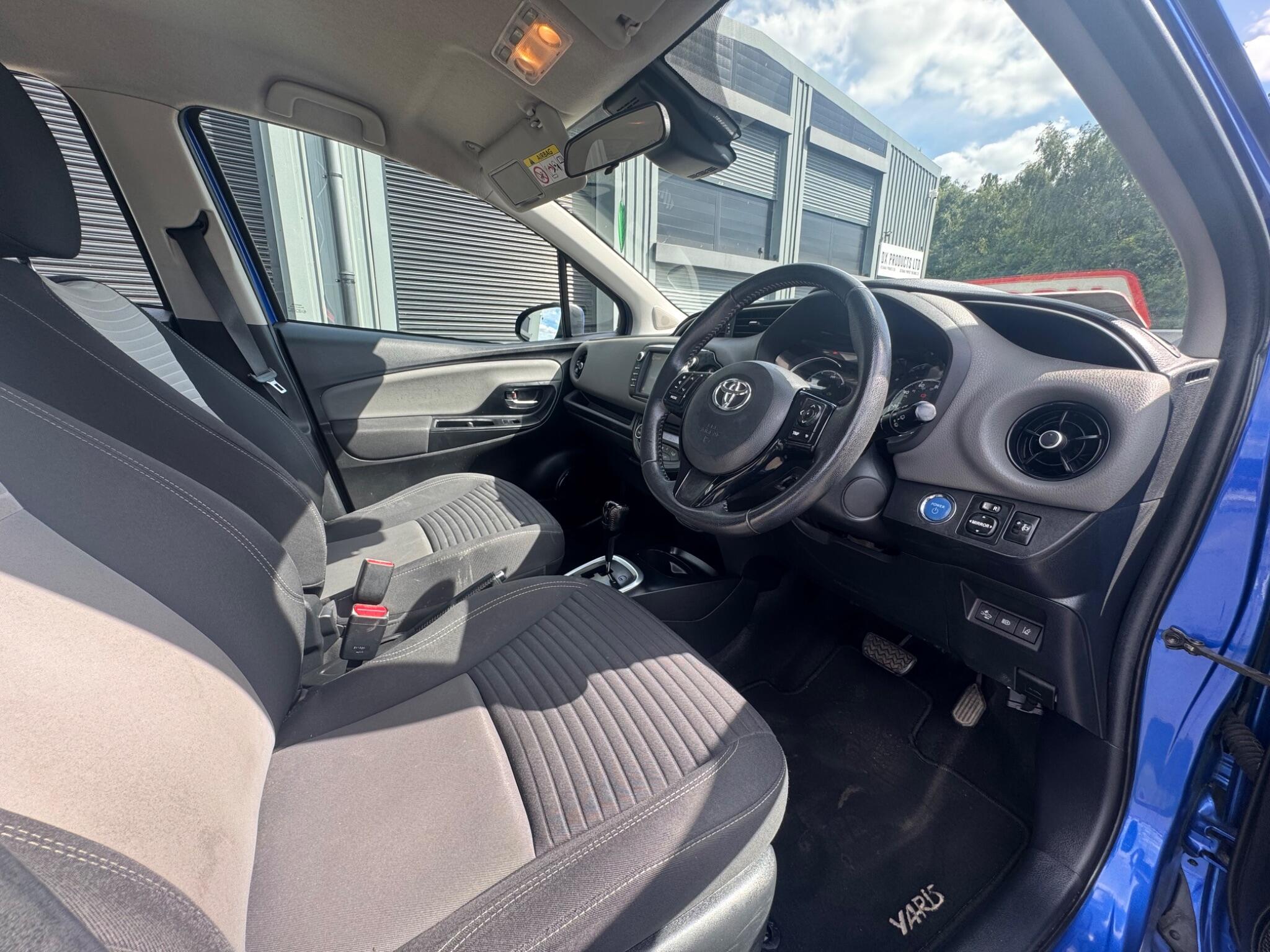 Toyota Yaris - Image 13