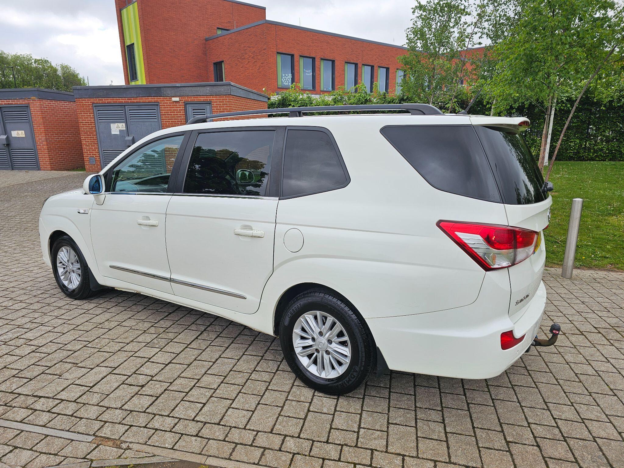 Ssangyong Turismo - Image 39