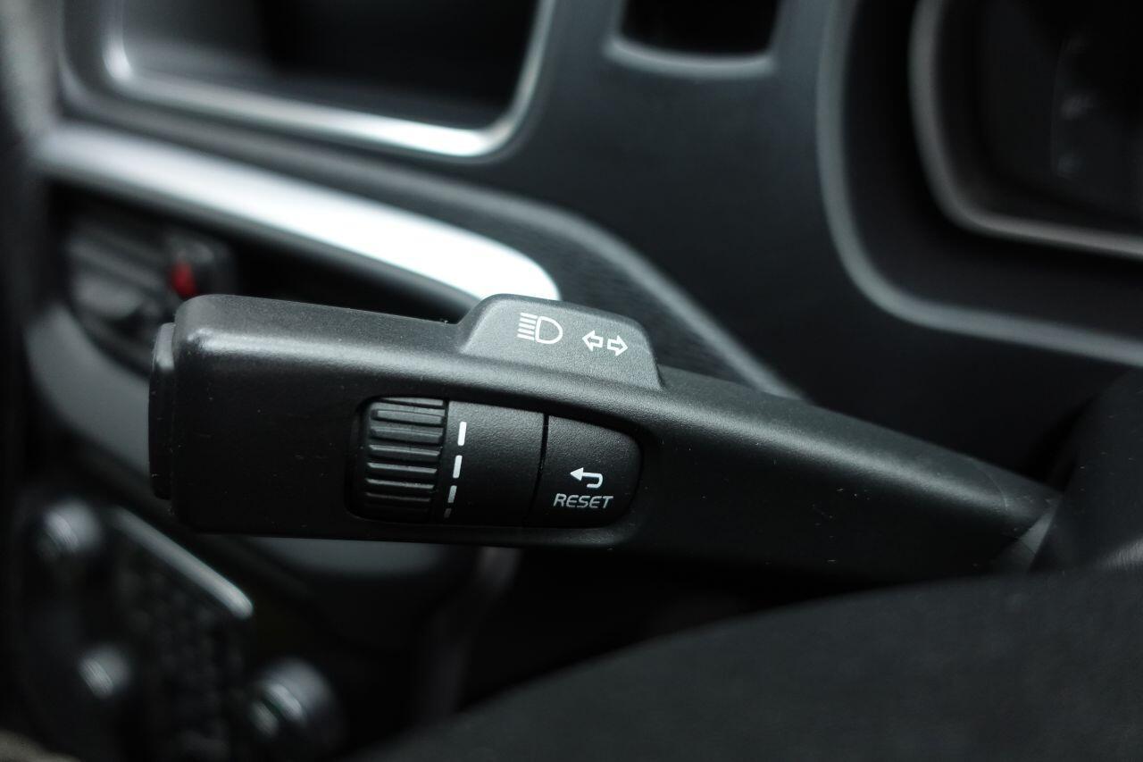 Volvo V40 - Image 15