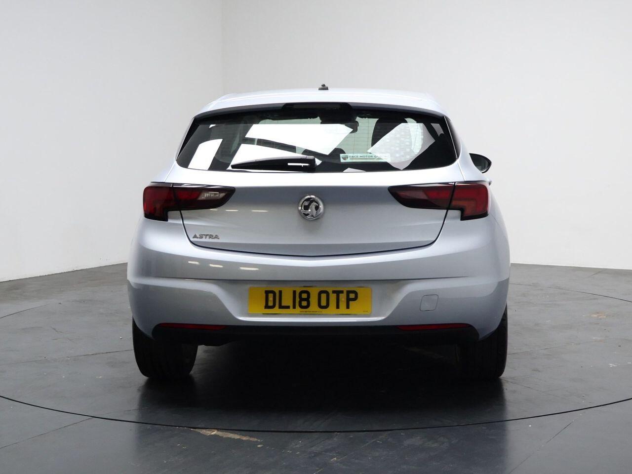 Vauxhall Astra - Image 11