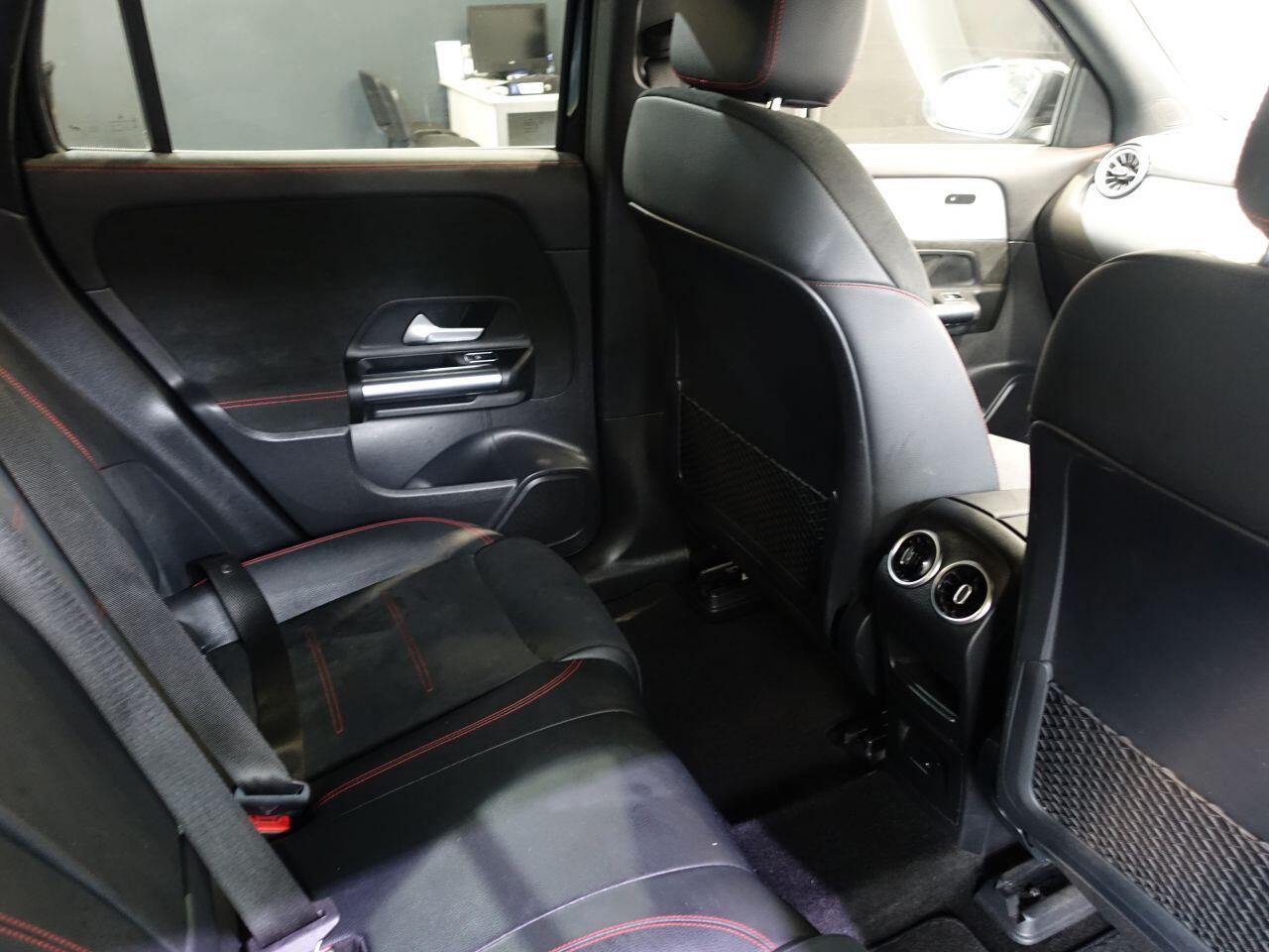 Mercedes Eqa - Image 15