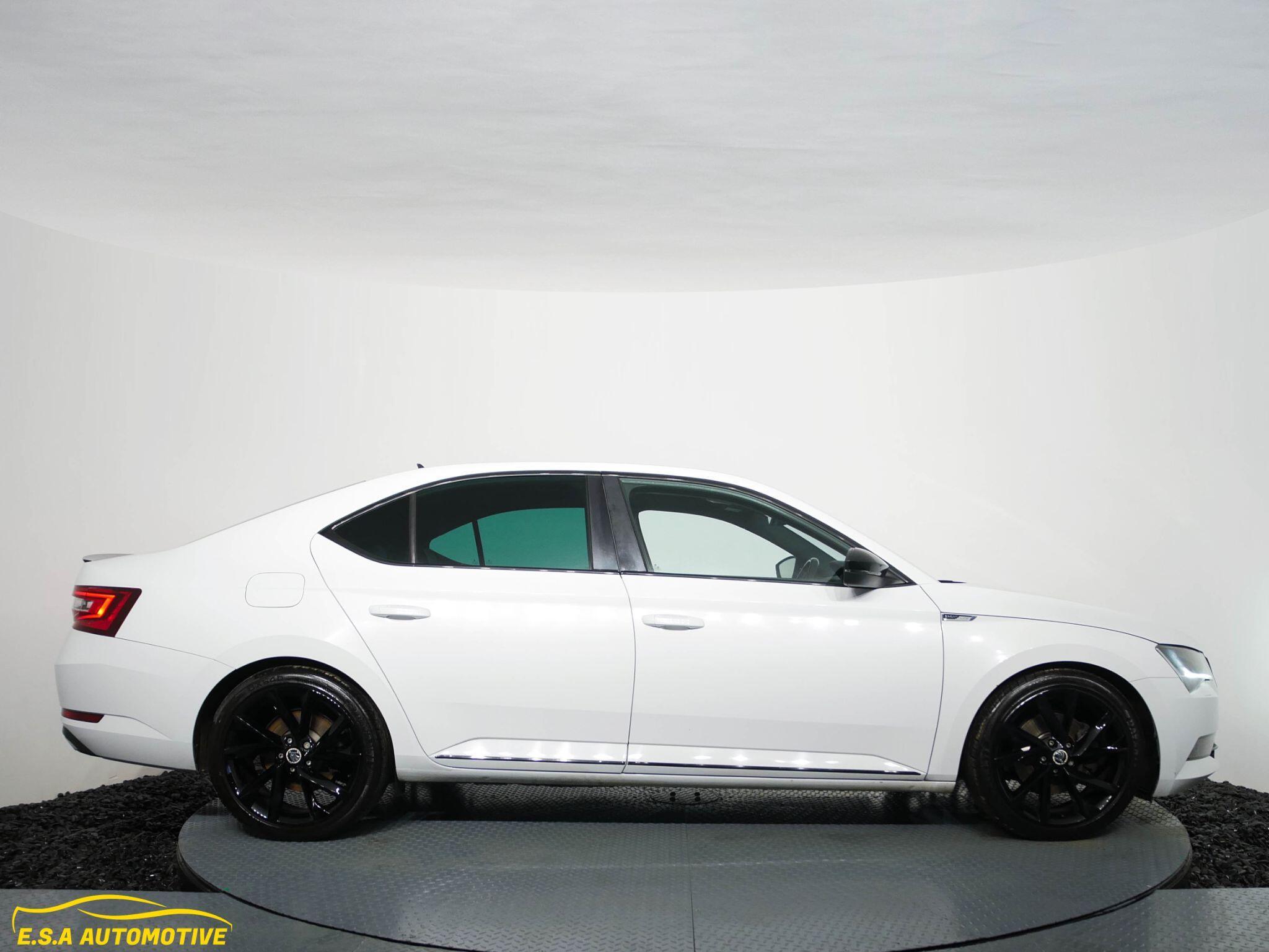 Skoda Superb - Image 13