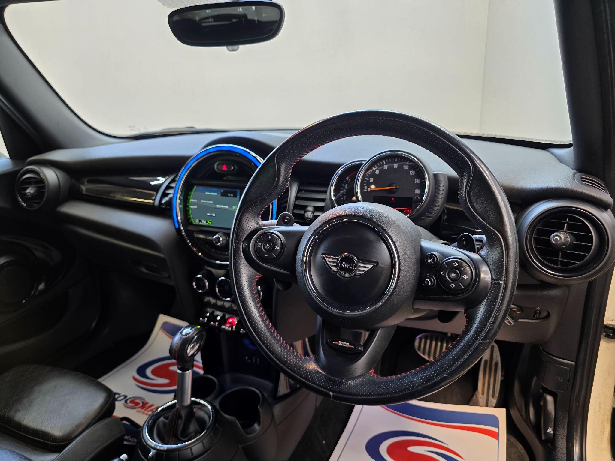MINI Hatch - Image 12