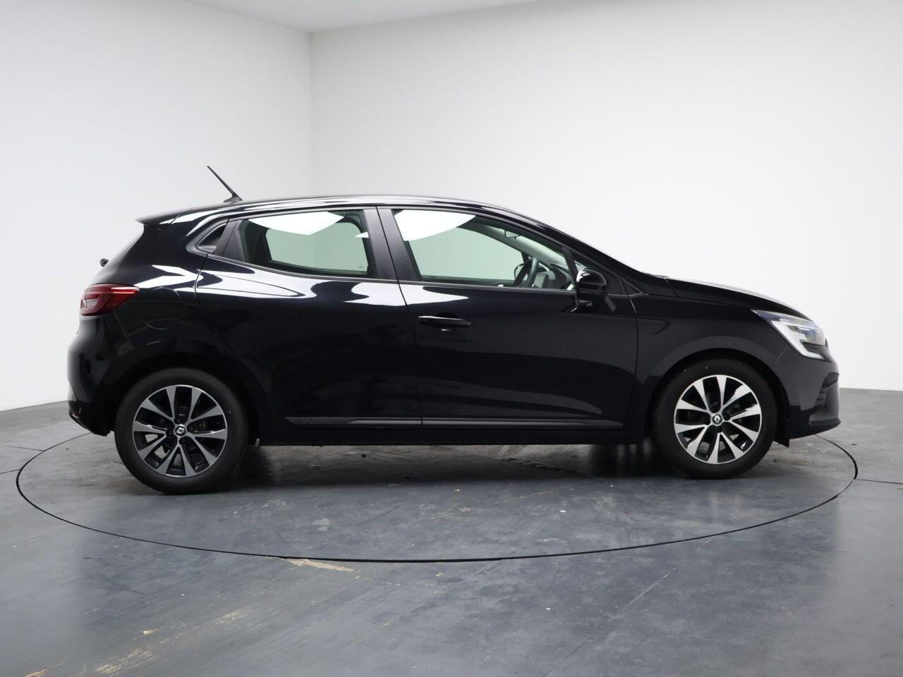 Renault Clio - Image 22