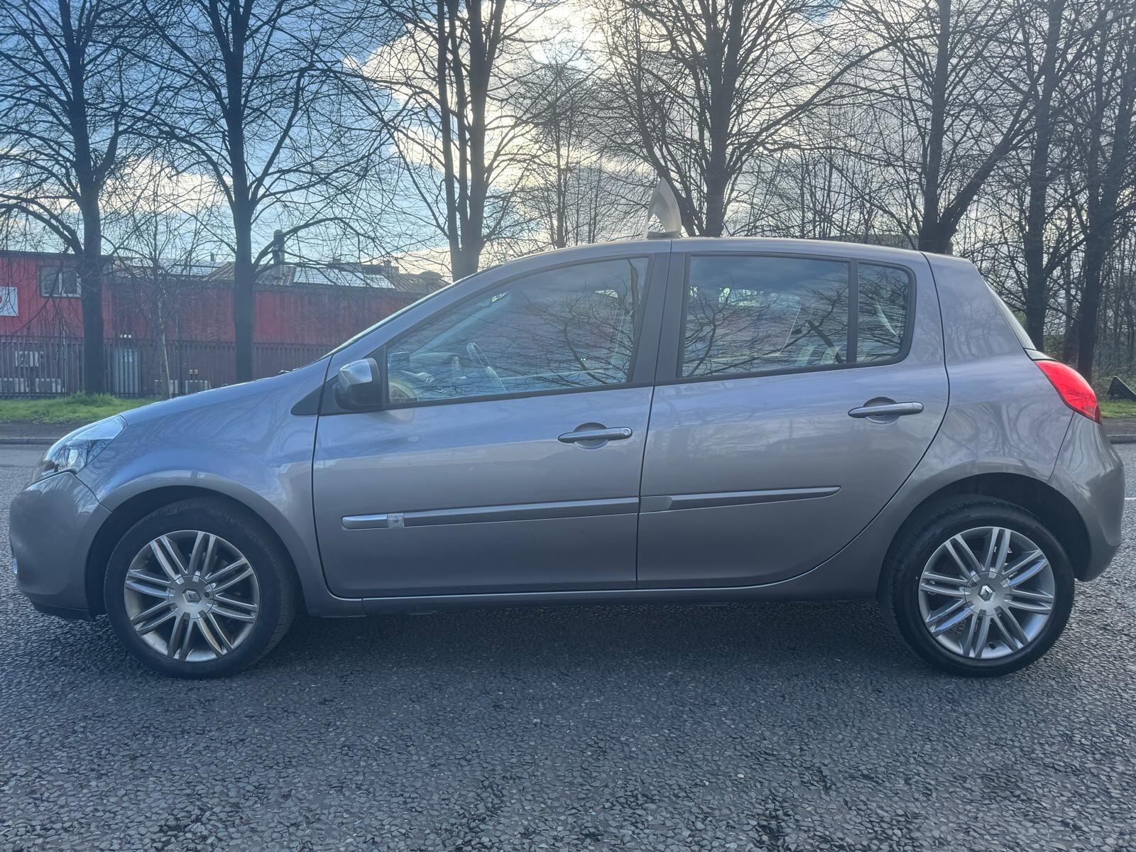 Renault Clio - Image 4