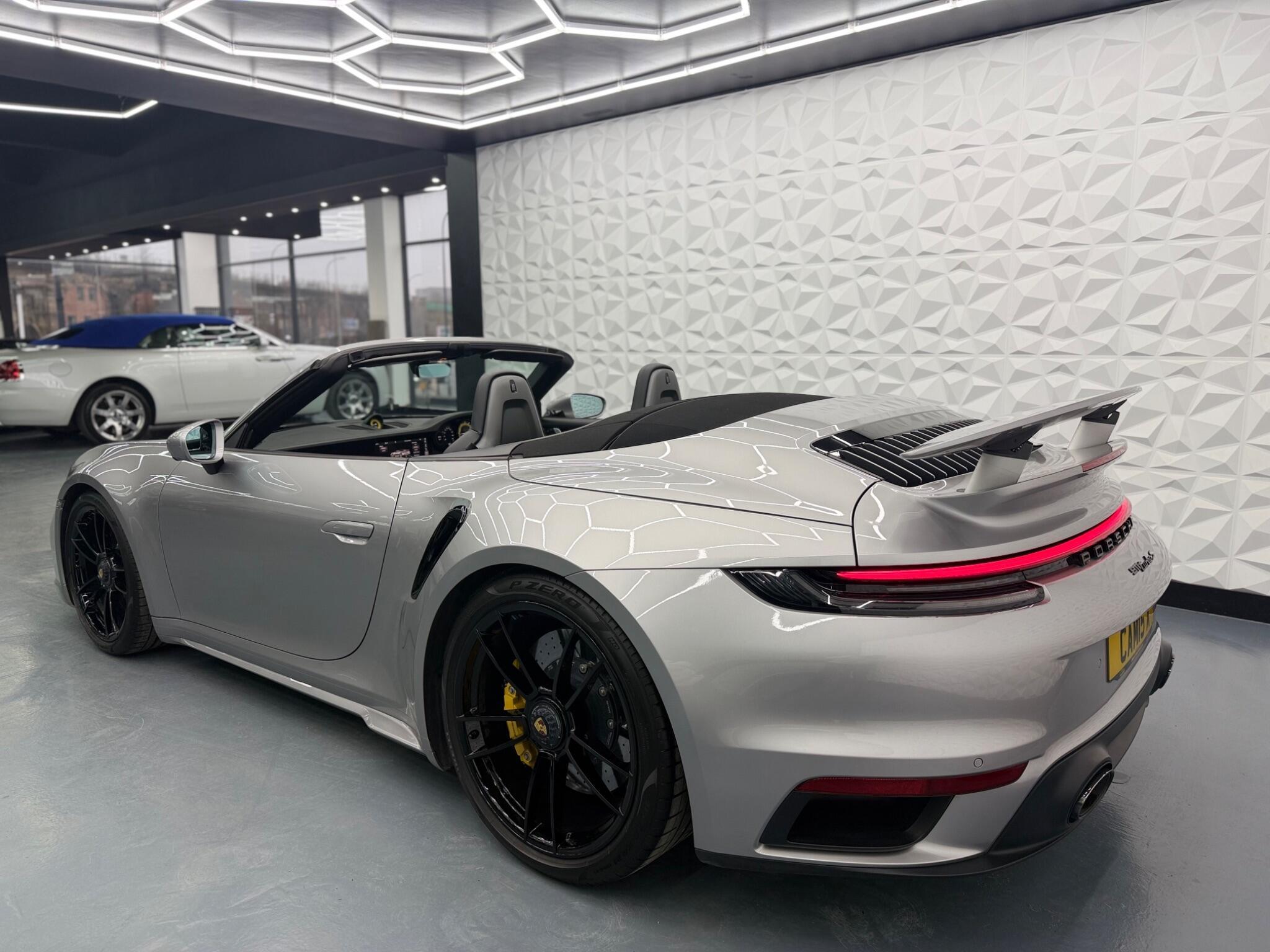 Porsche 911 - Image 8