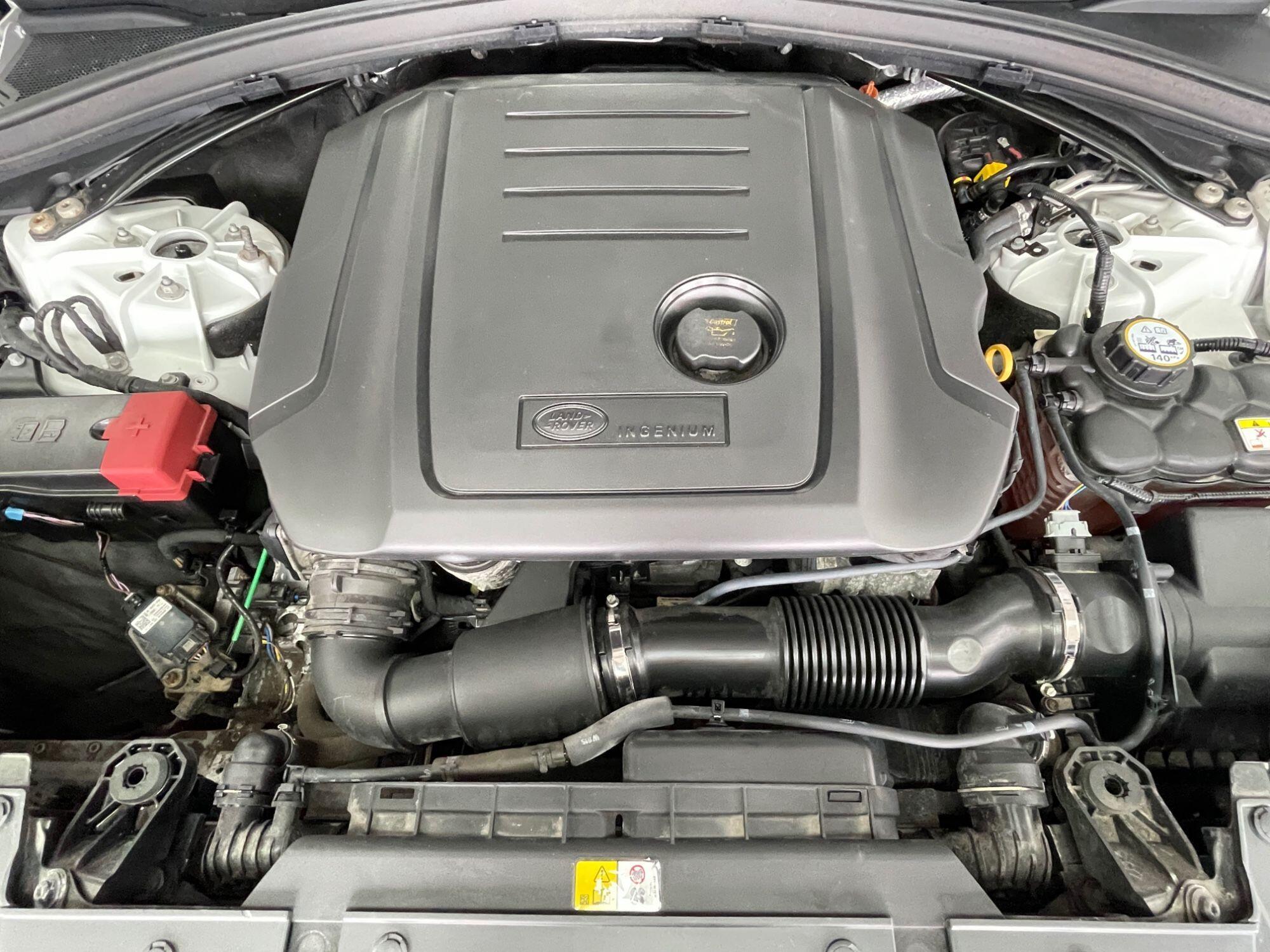 Land Rover Range Rover Velar - Image 19