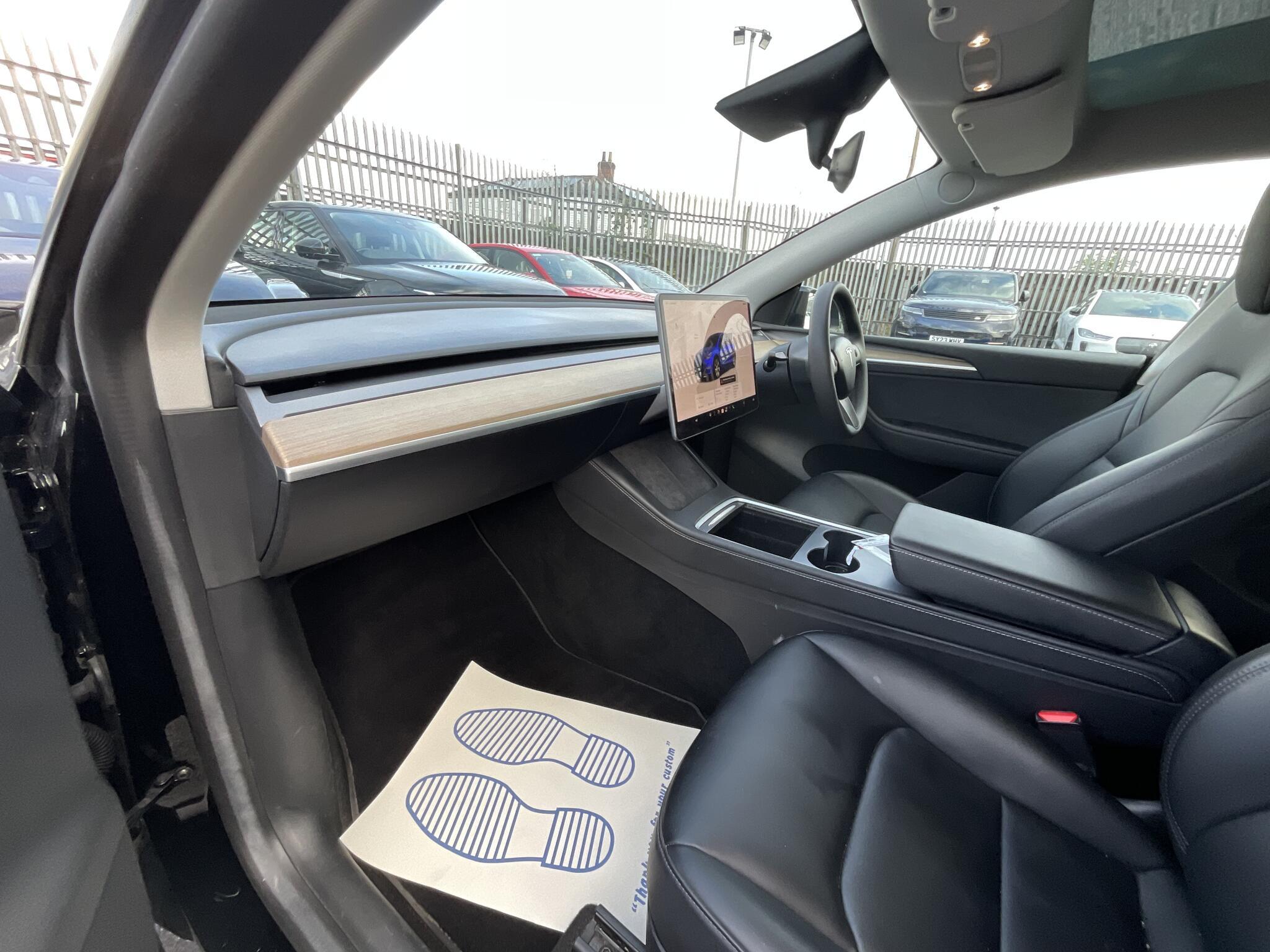 Tesla Model Y - Image 16