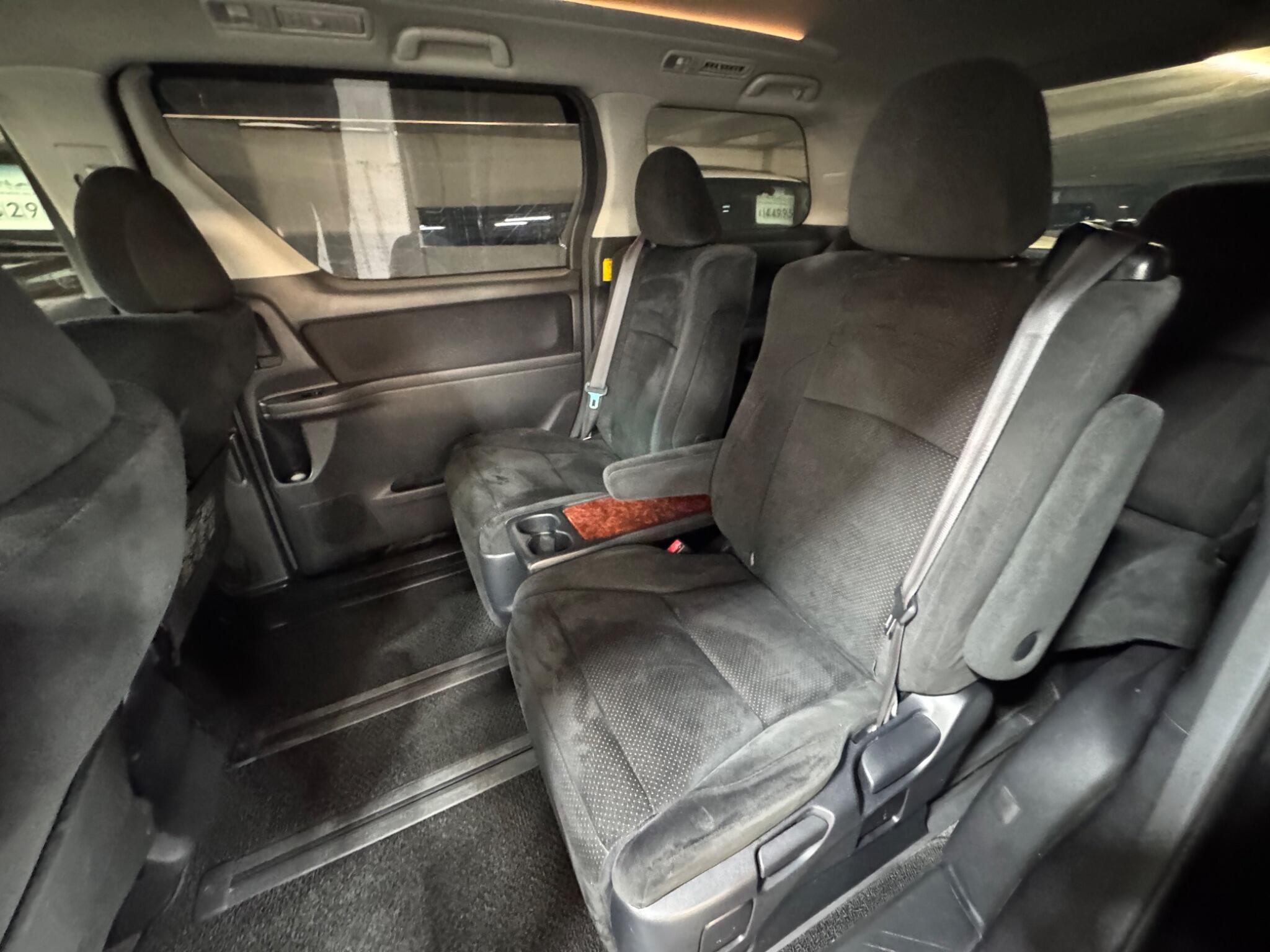 Toyota Vellfire - Image 12