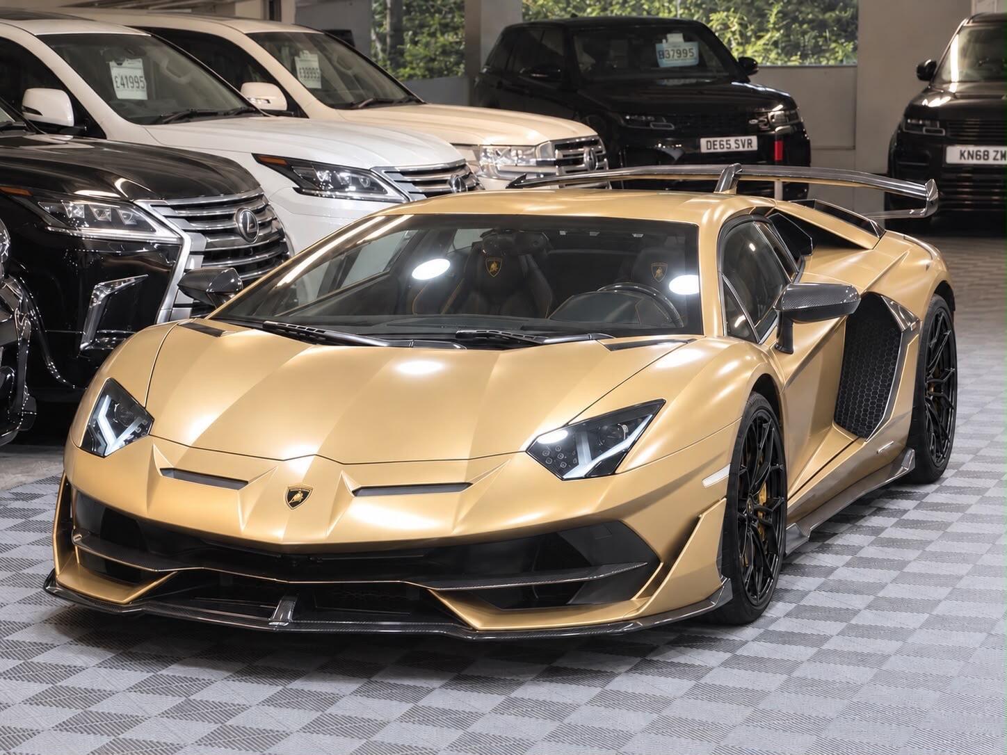Lamborghini Aventador - Image 6