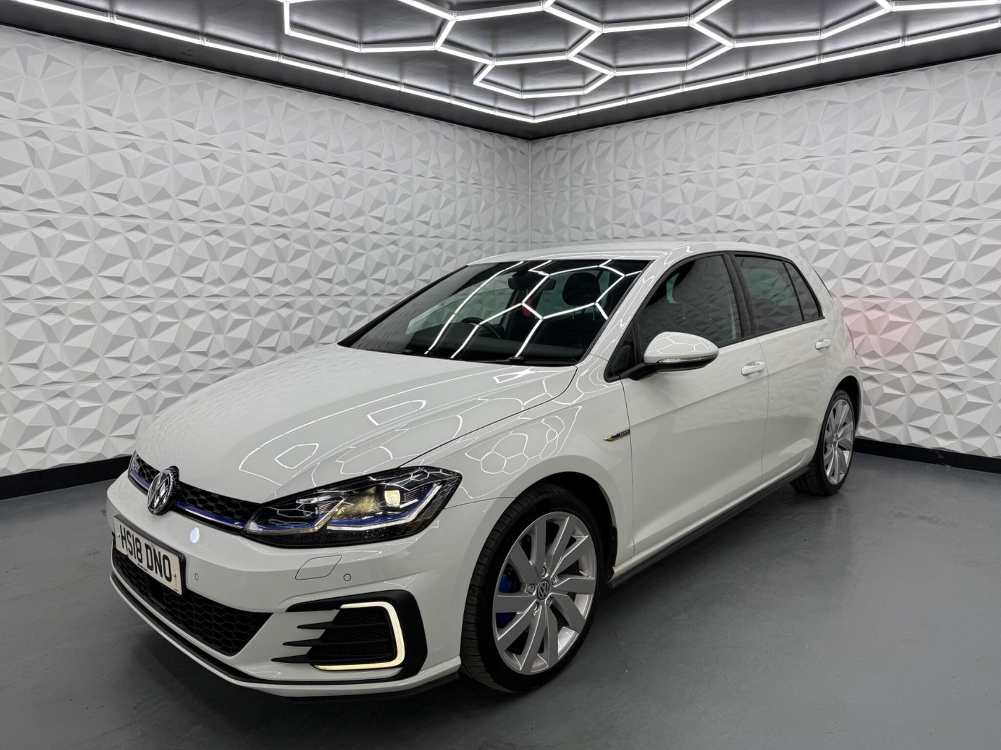 Volkswagen Golf - Image 5