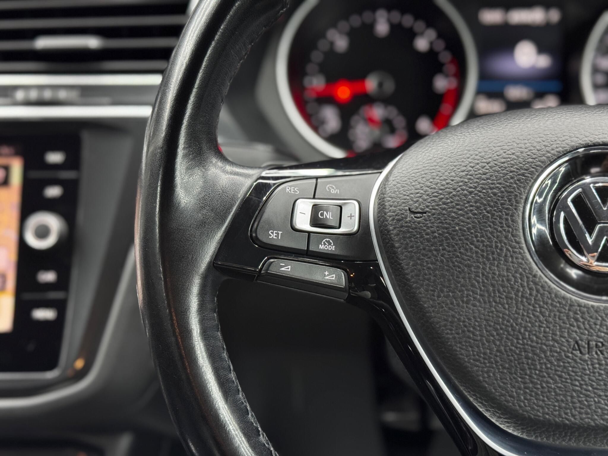 Volkswagen Tiguan - Image 20