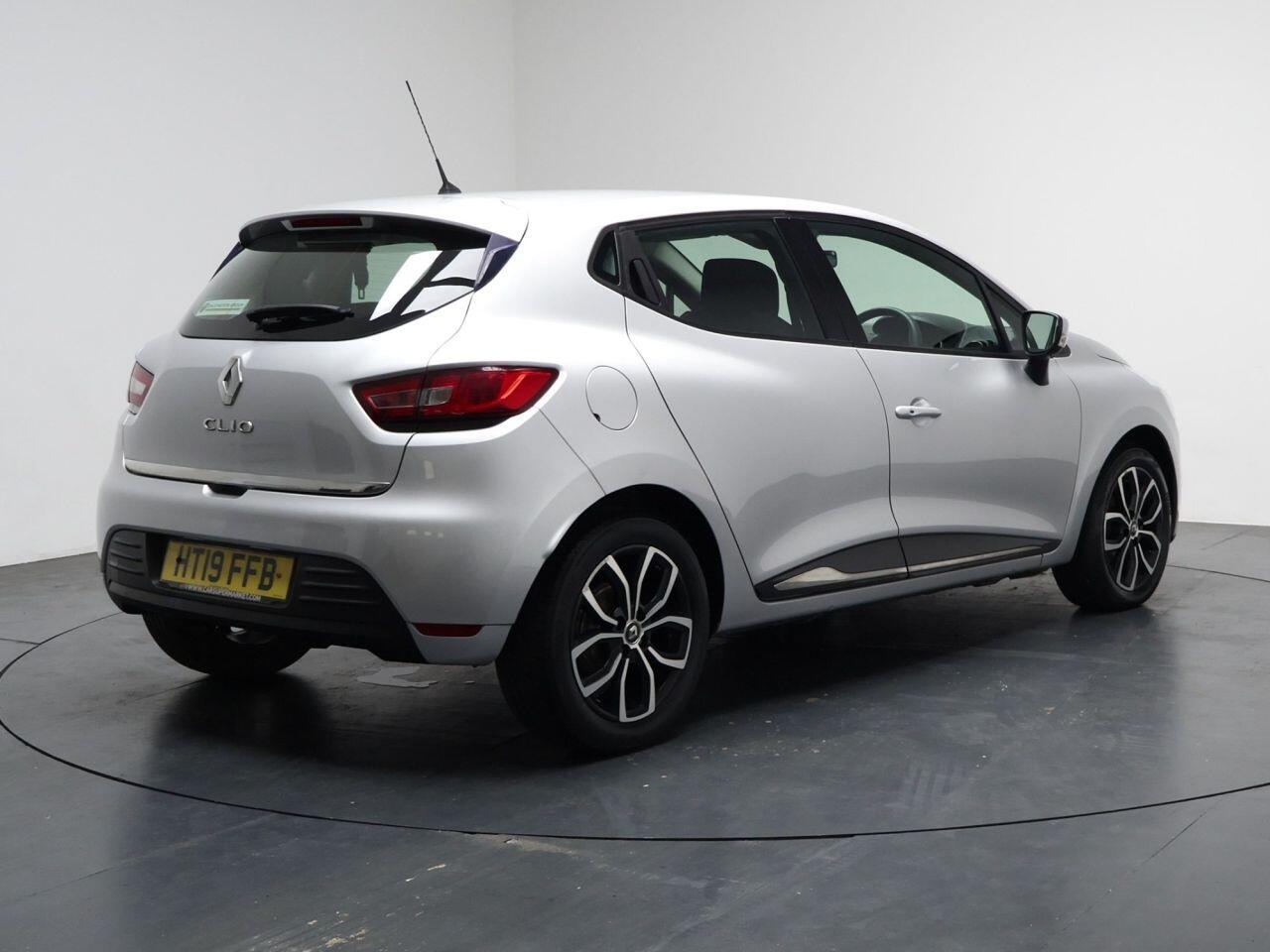 Renault Clio - Image 12