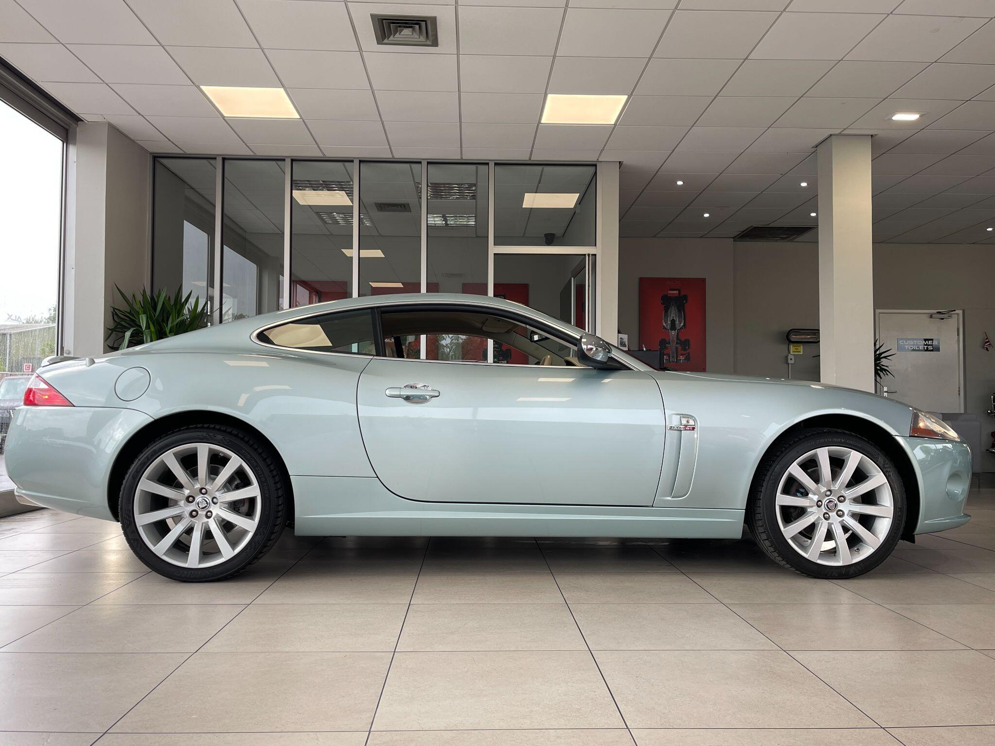 Jaguar XK - Image 15