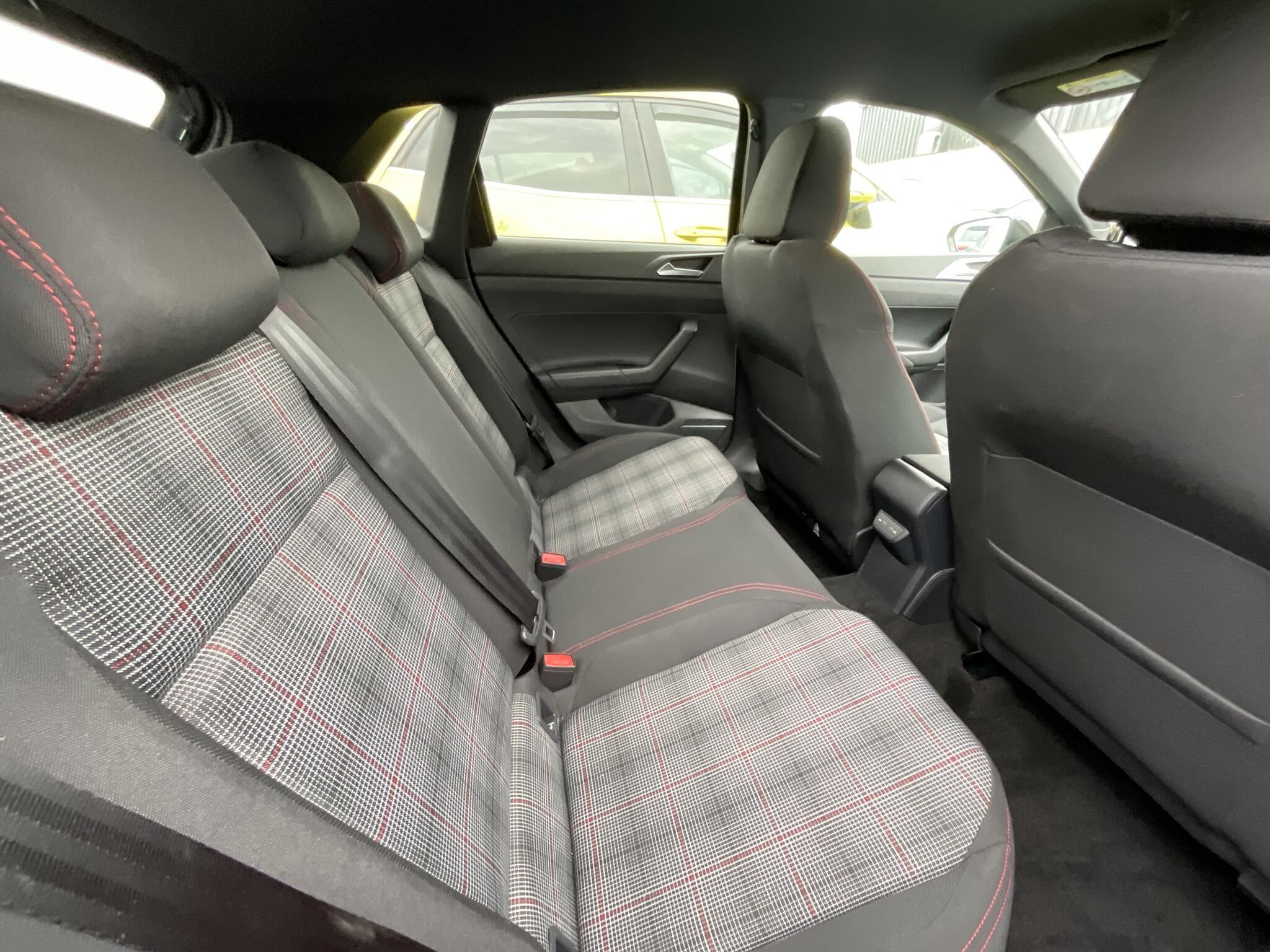 Volkswagen Polo - Image 12