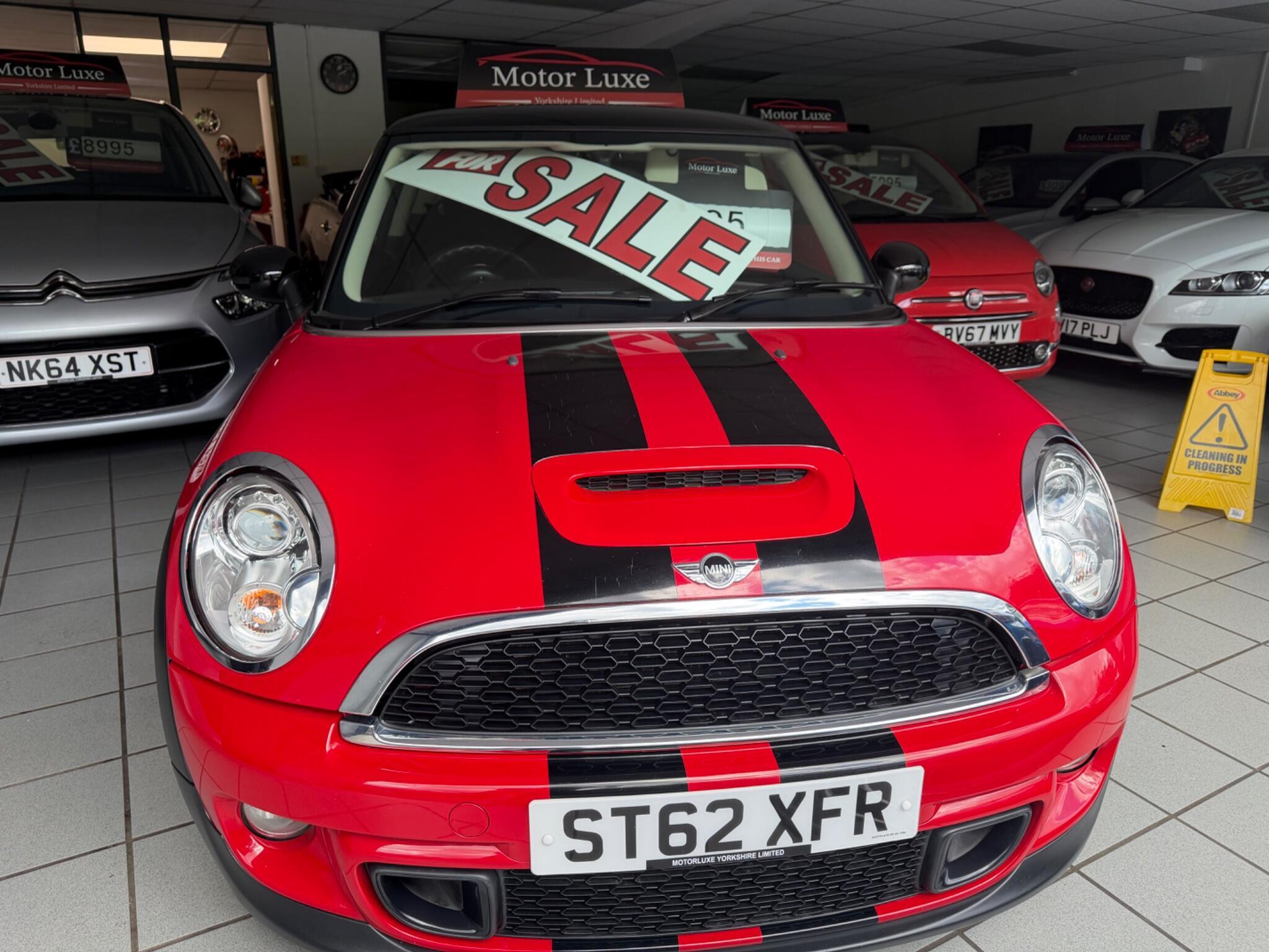 MINI Hatch - Image 2