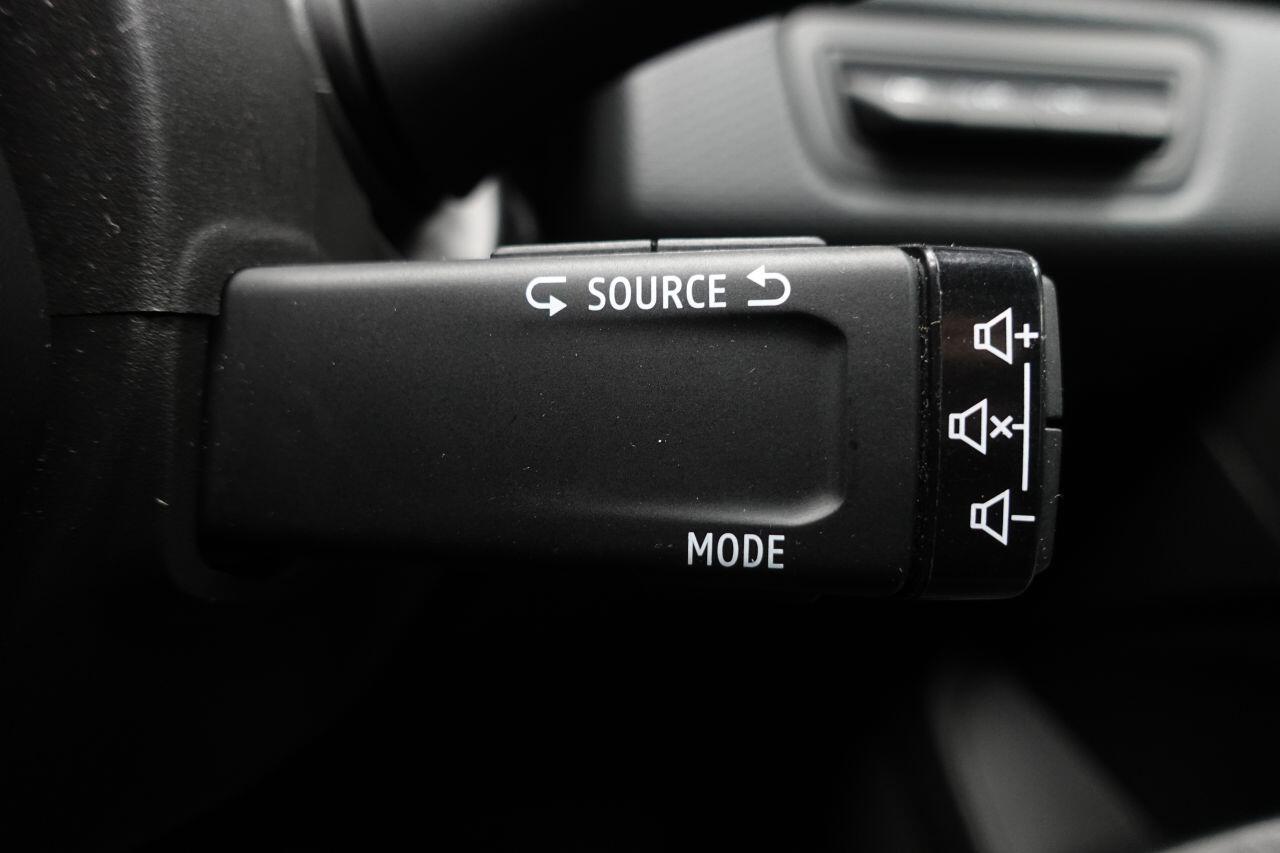 Renault Clio - Image 42