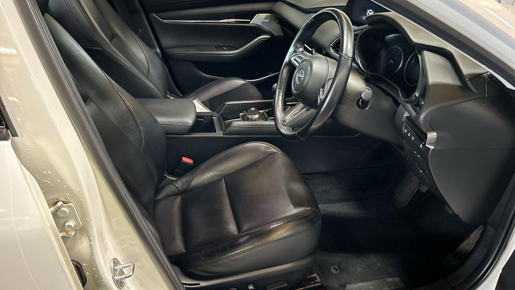 Mazda MAZDA3 - Image 3