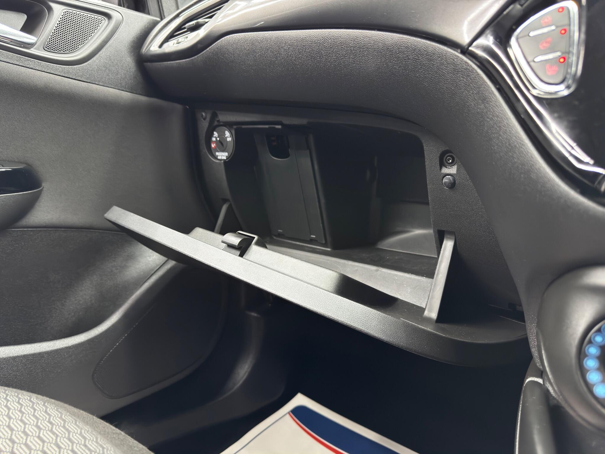 Vauxhall Corsa - Image 33